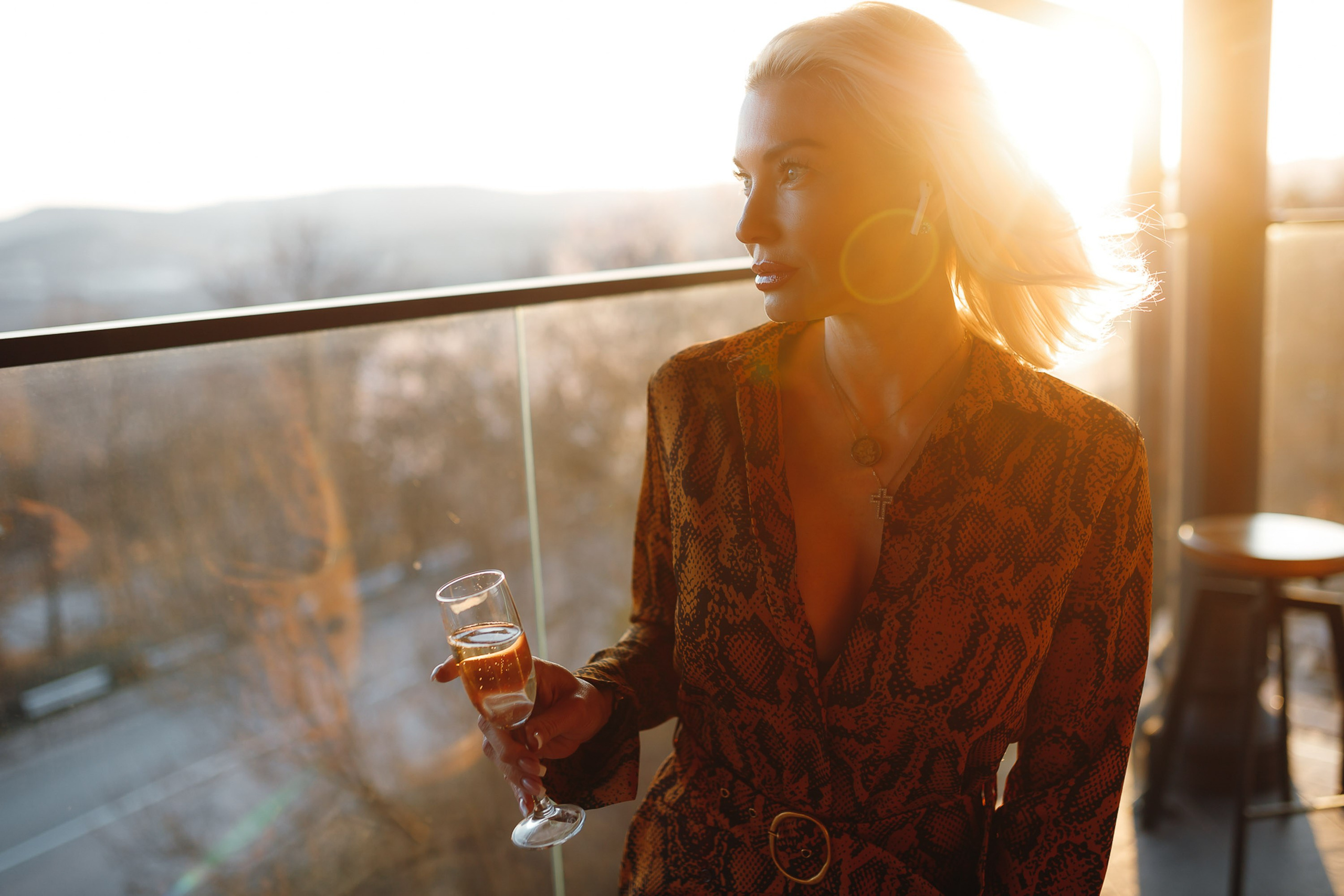 Woman portrait at live event, warm lighting atmosphere