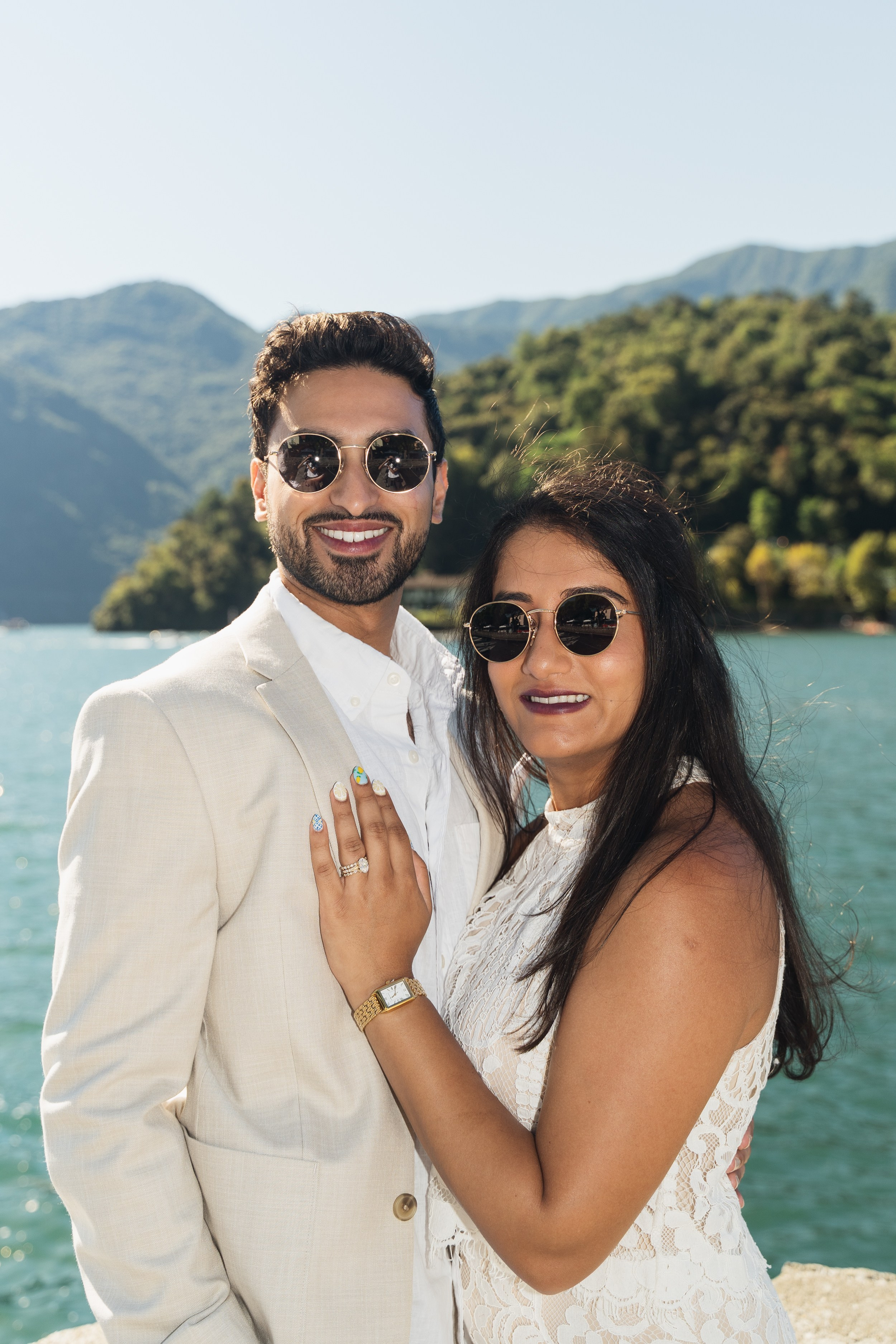 Boat Tour Anniversary in Lake Como. Proposal Photographer in Lake Como