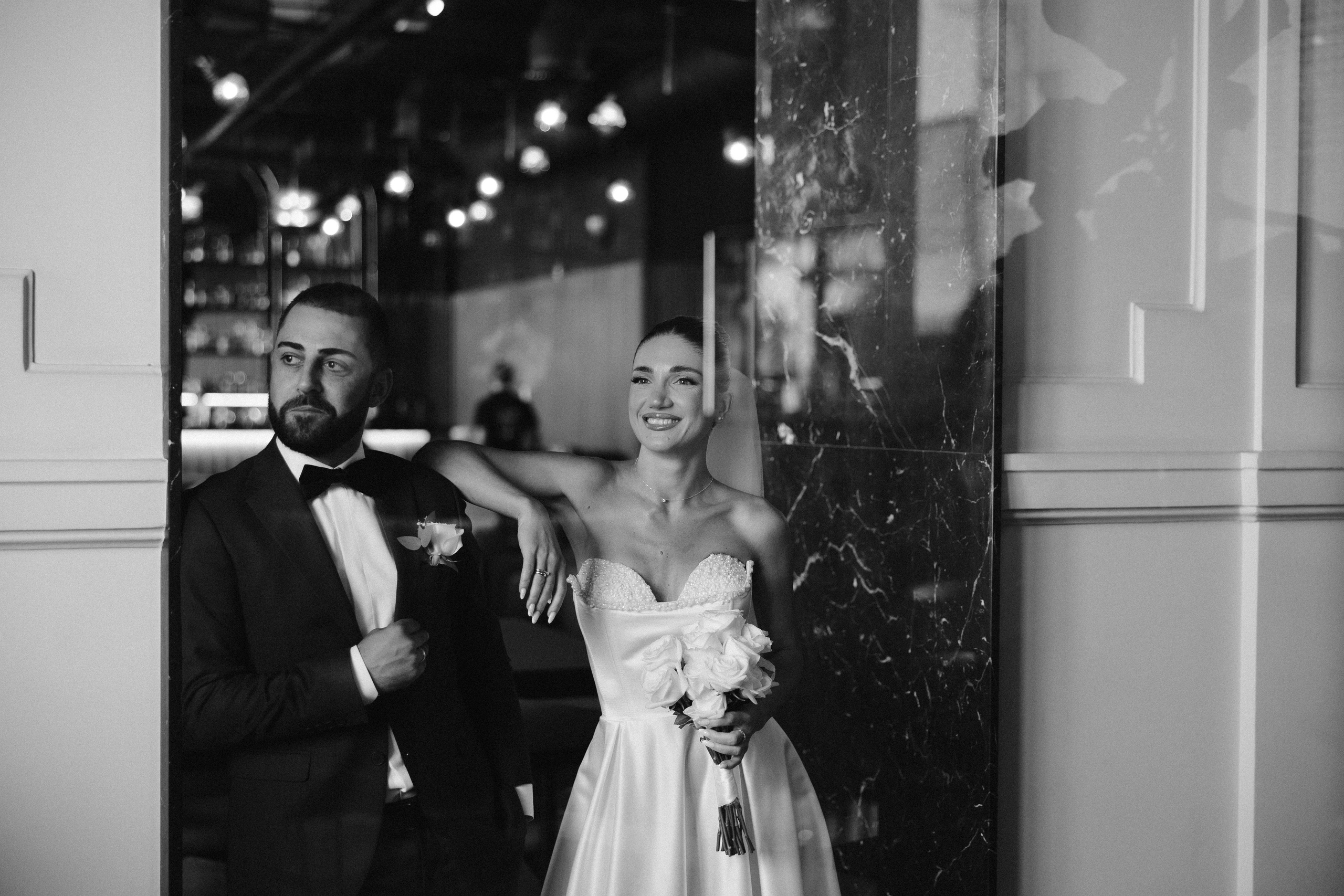 Wedding day with retro car. Wedding photographer in Tbilisi Ioseb Mamniashvili