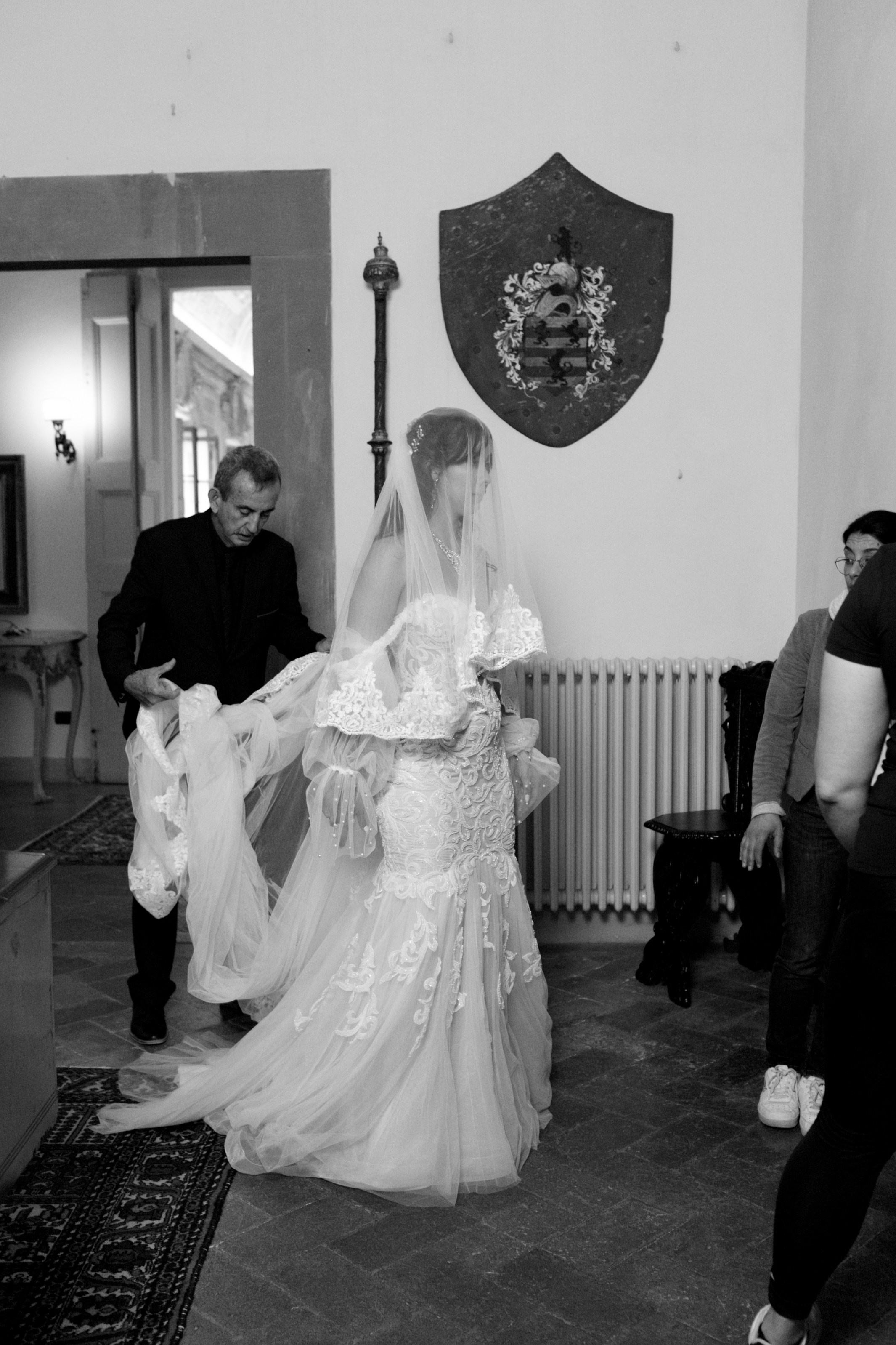 Tuscany Castello di Montegufoni wedding. Iurkovski PHOTOGRAPHY in Europe. Luxury destination weddings and events