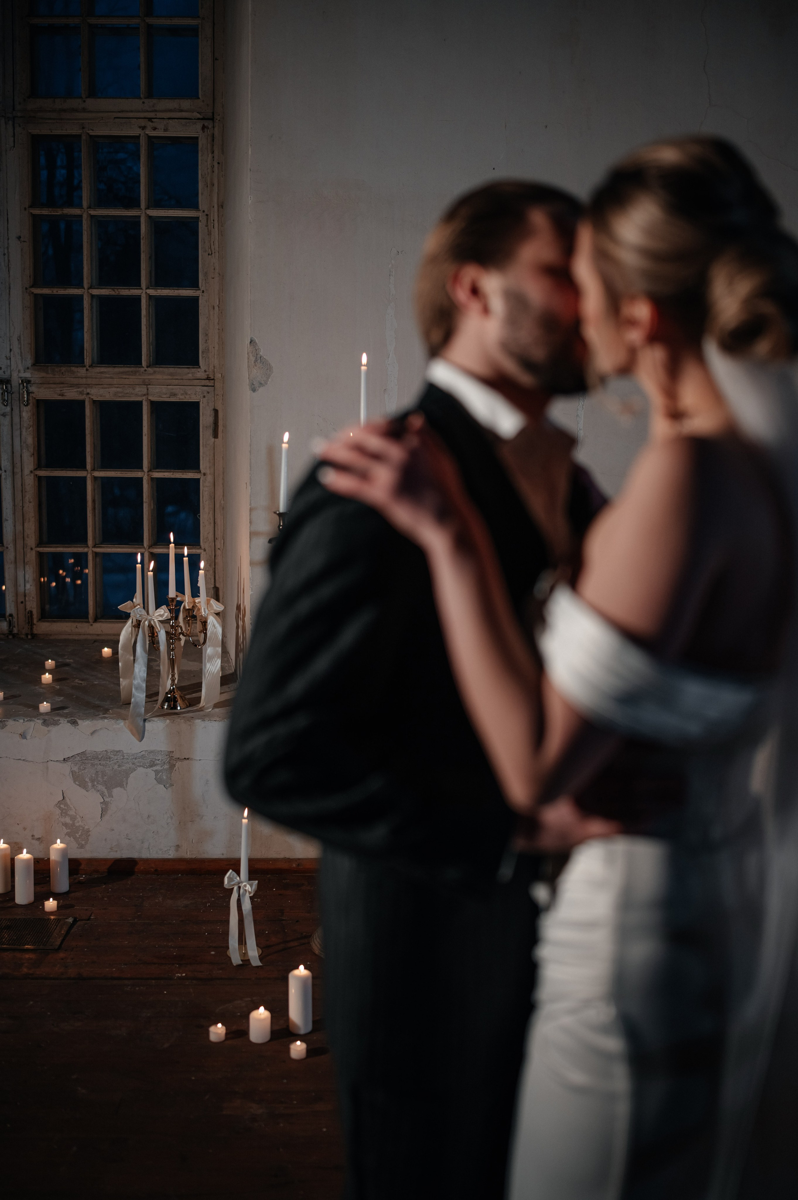 В зимнем замке со свечами. Фотограф Таллинн — свадьба |семья | lovestory