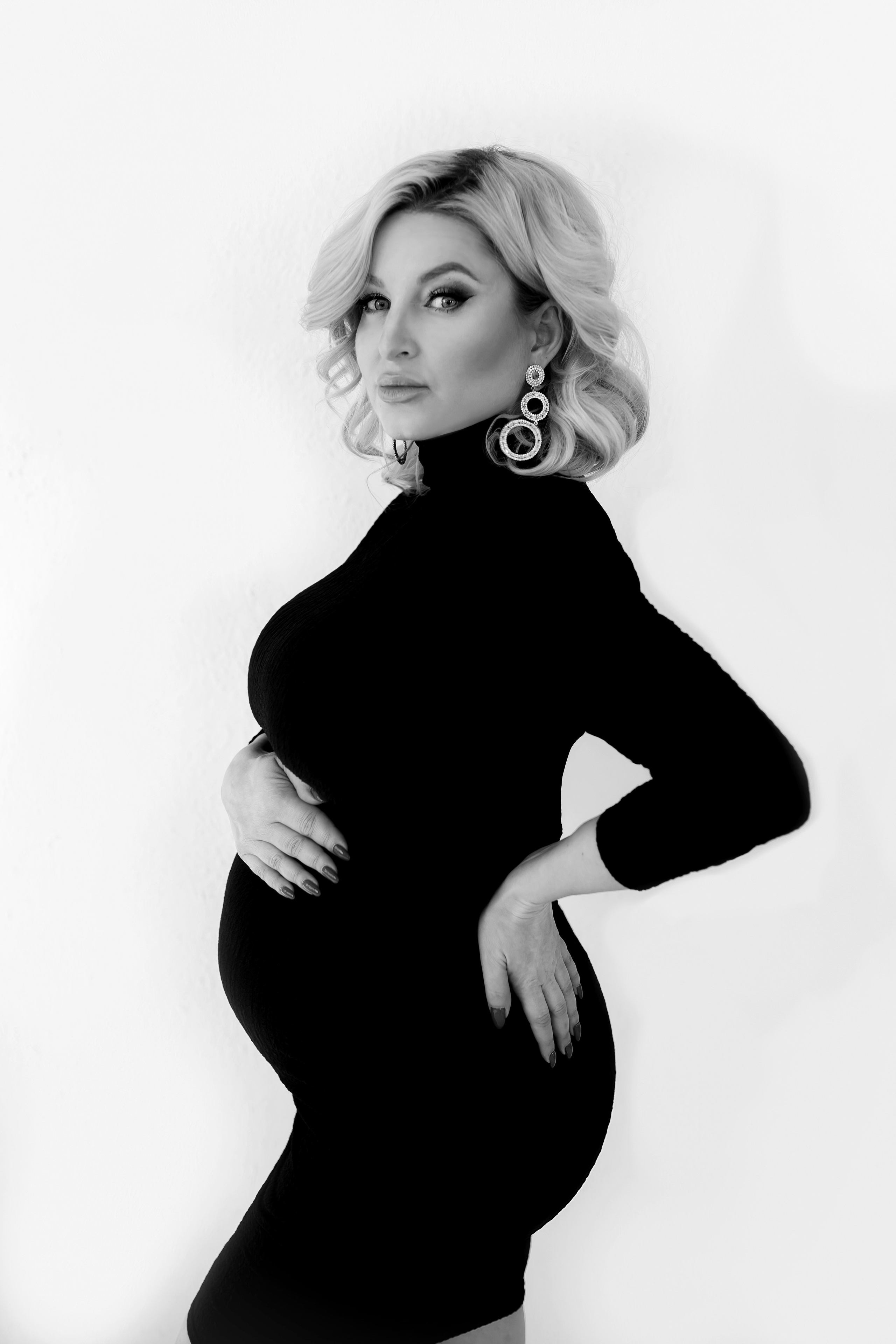 Maternity Photographer in Prague | Yana Stelmakh