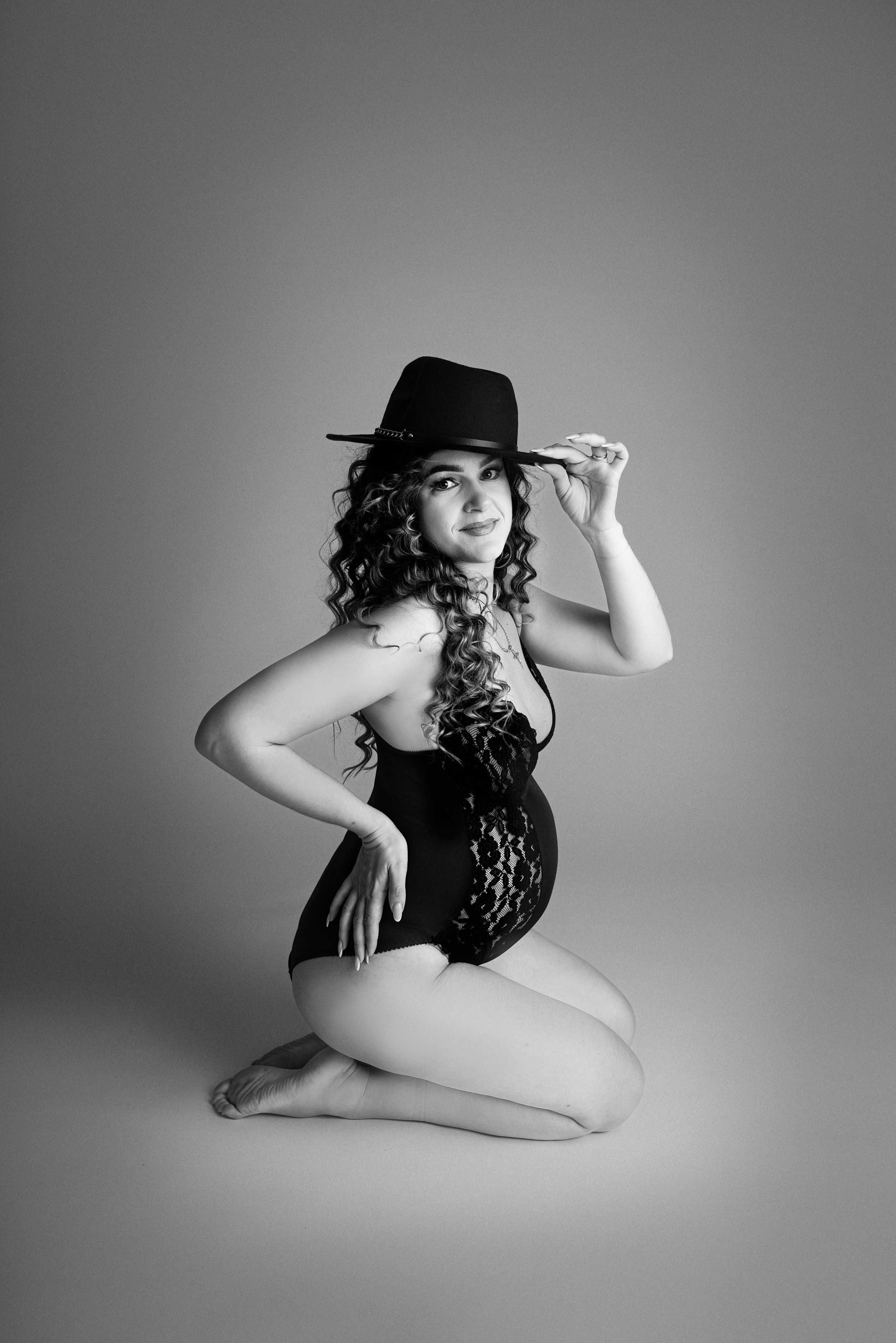 Maternity Photographer in Prague | Yana Stelmakh
