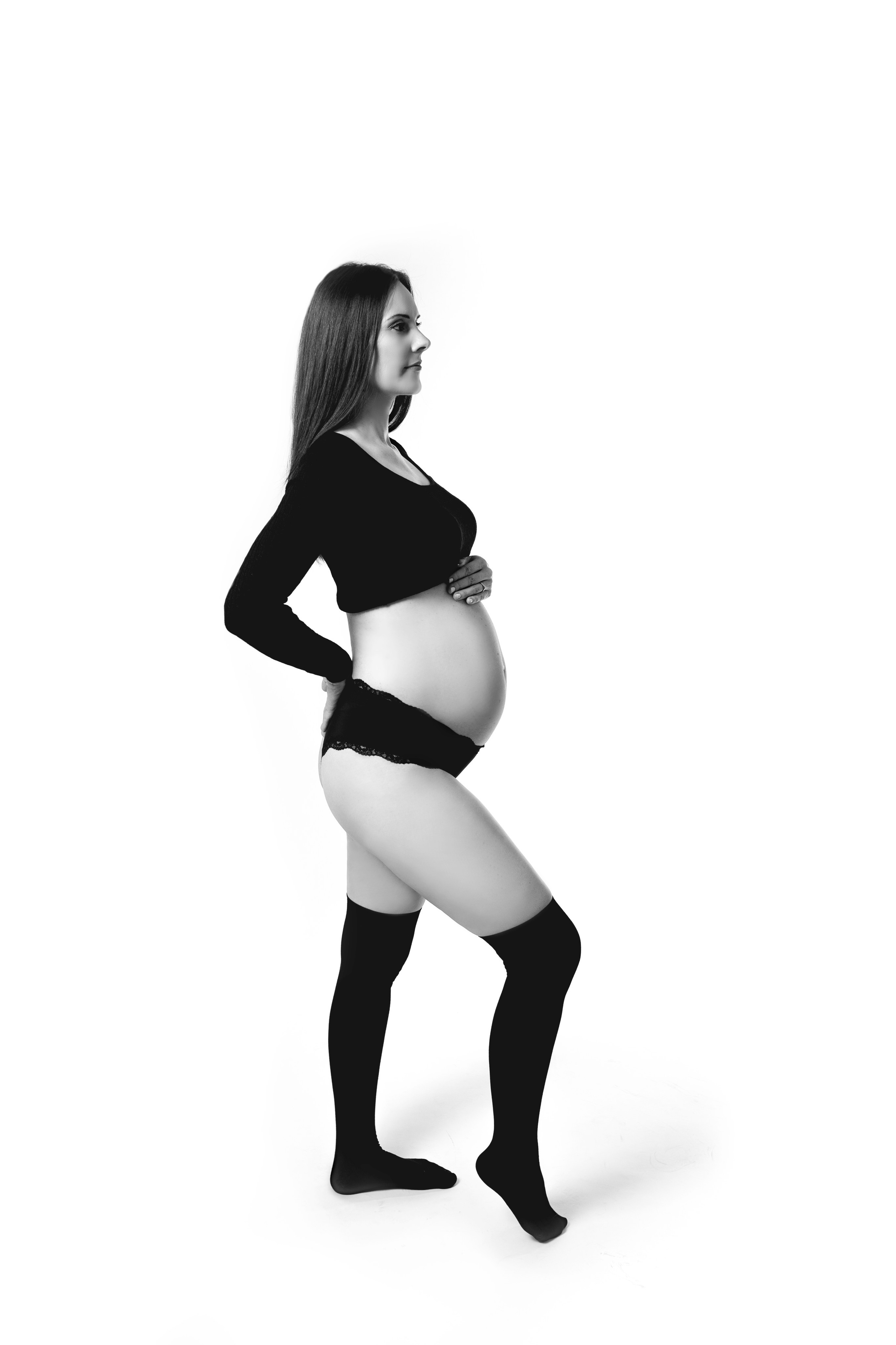 Maternity Photographer in Prague | Yana Stelmakh