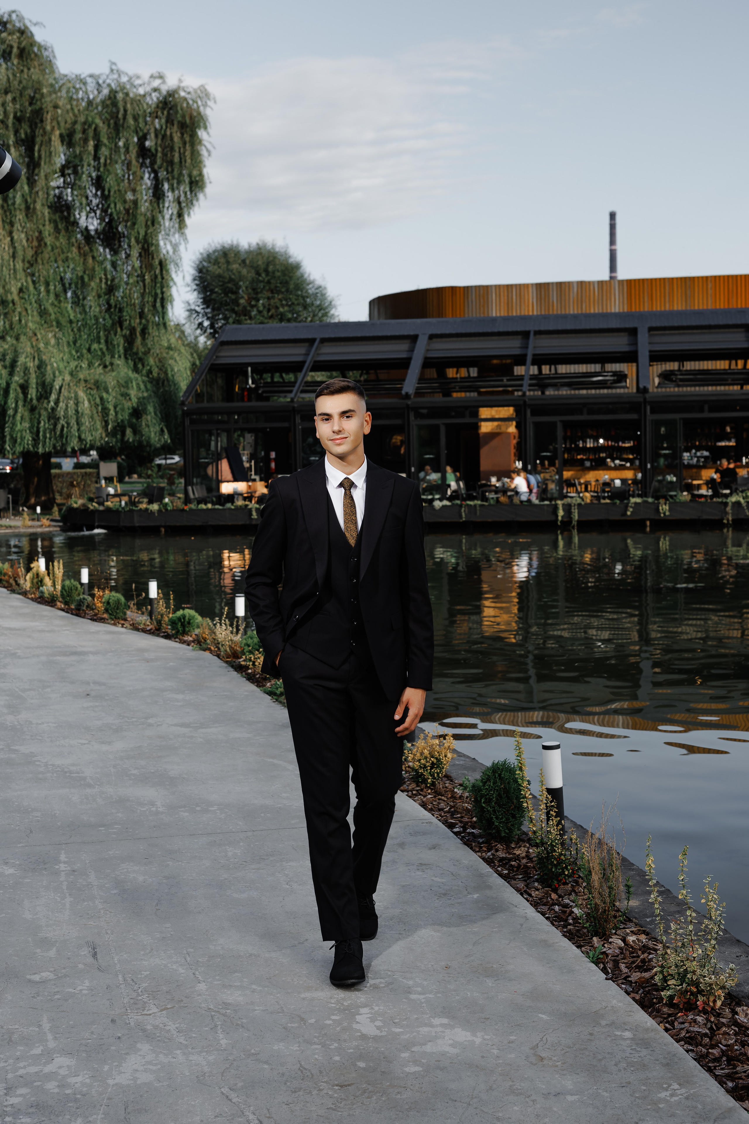 Fotografii de majorat. Adrian Bârsan