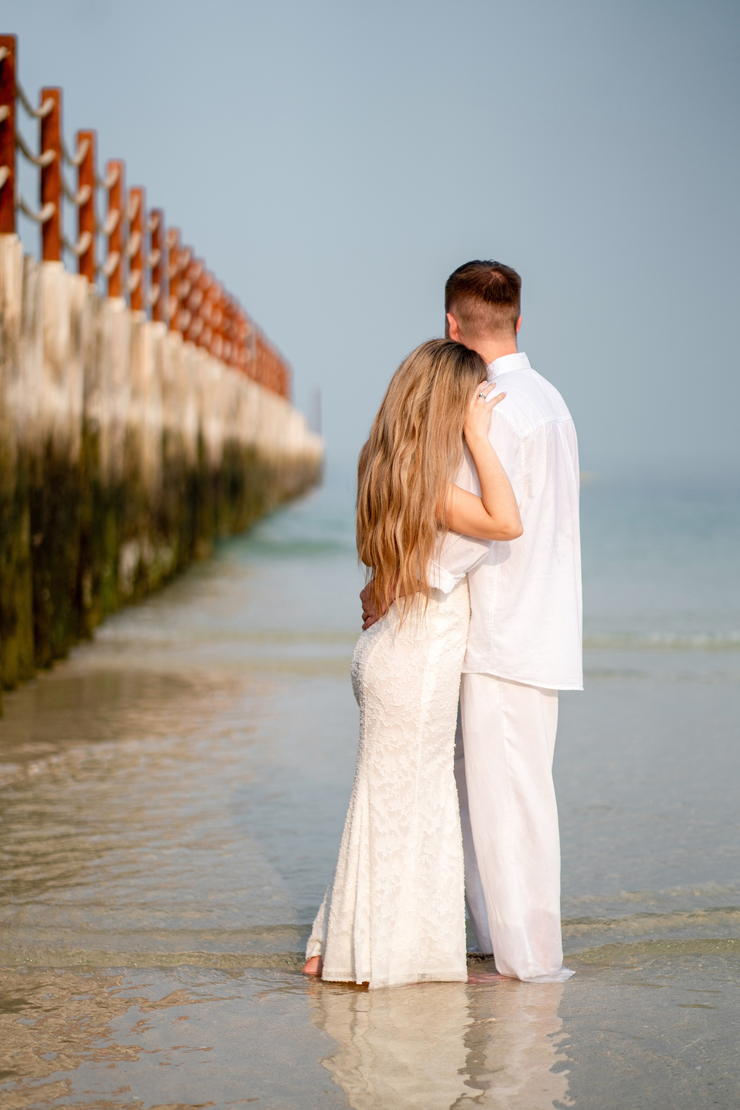 Sea breeze and kisses. Angela Iakovleva — Family Photographer in Dubai