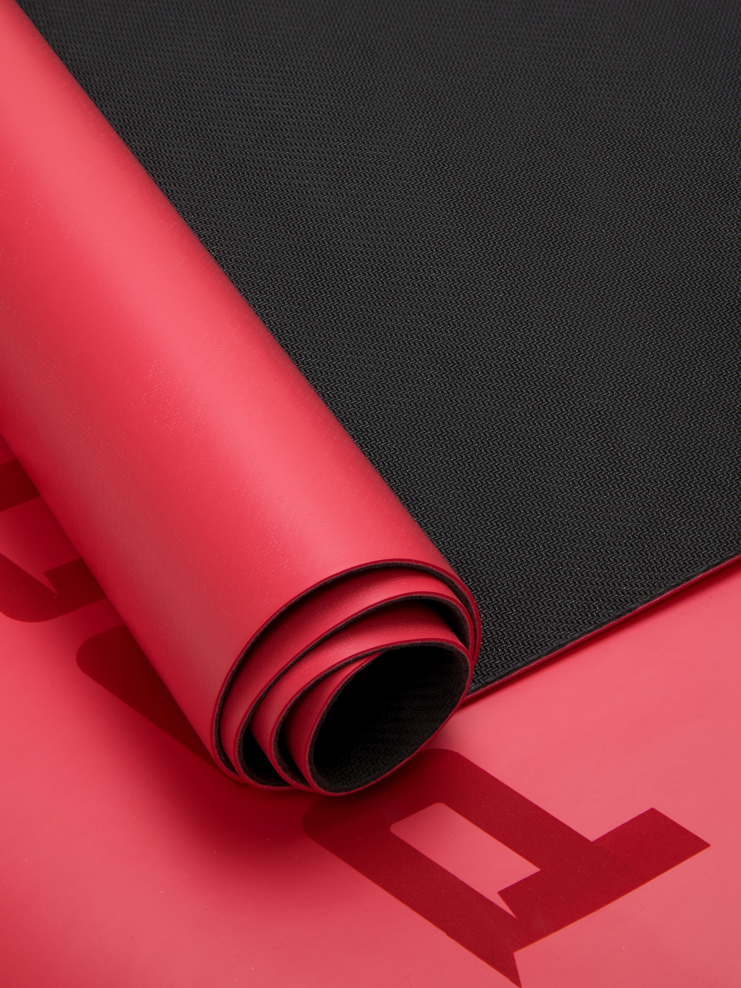 Спорт, туризм, фитнес. Предметная фотосъемка в Алматы. Студия фото и видео съемки товаров