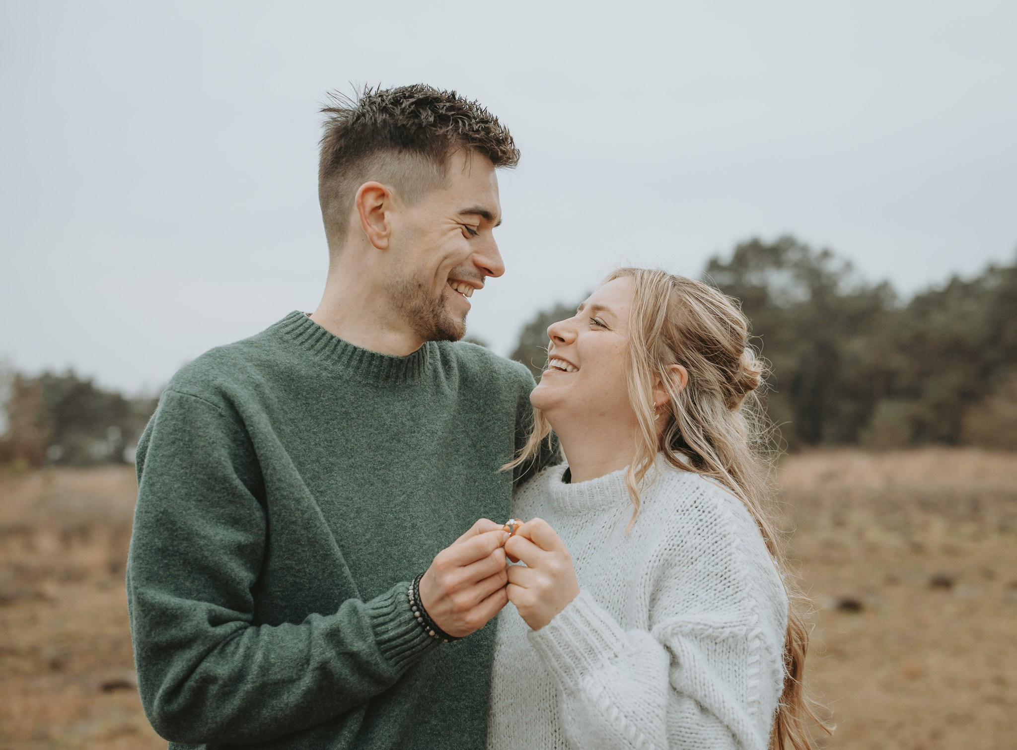 Pure liefde vastgelegd tijdens koppel fotoshoot - Kapture Fotografie