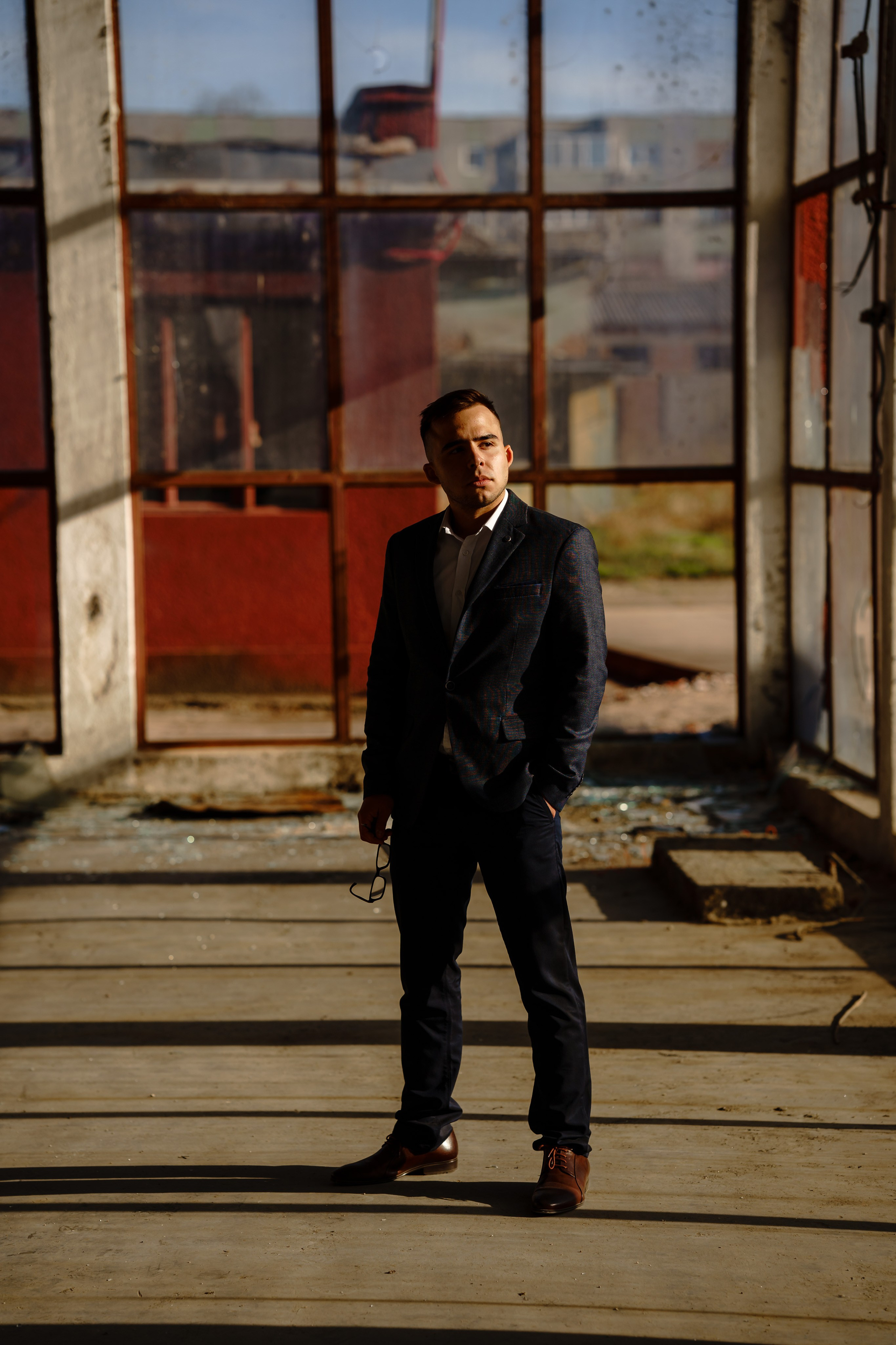 Teba 200 lei/ toată clasa. Trendy Albums