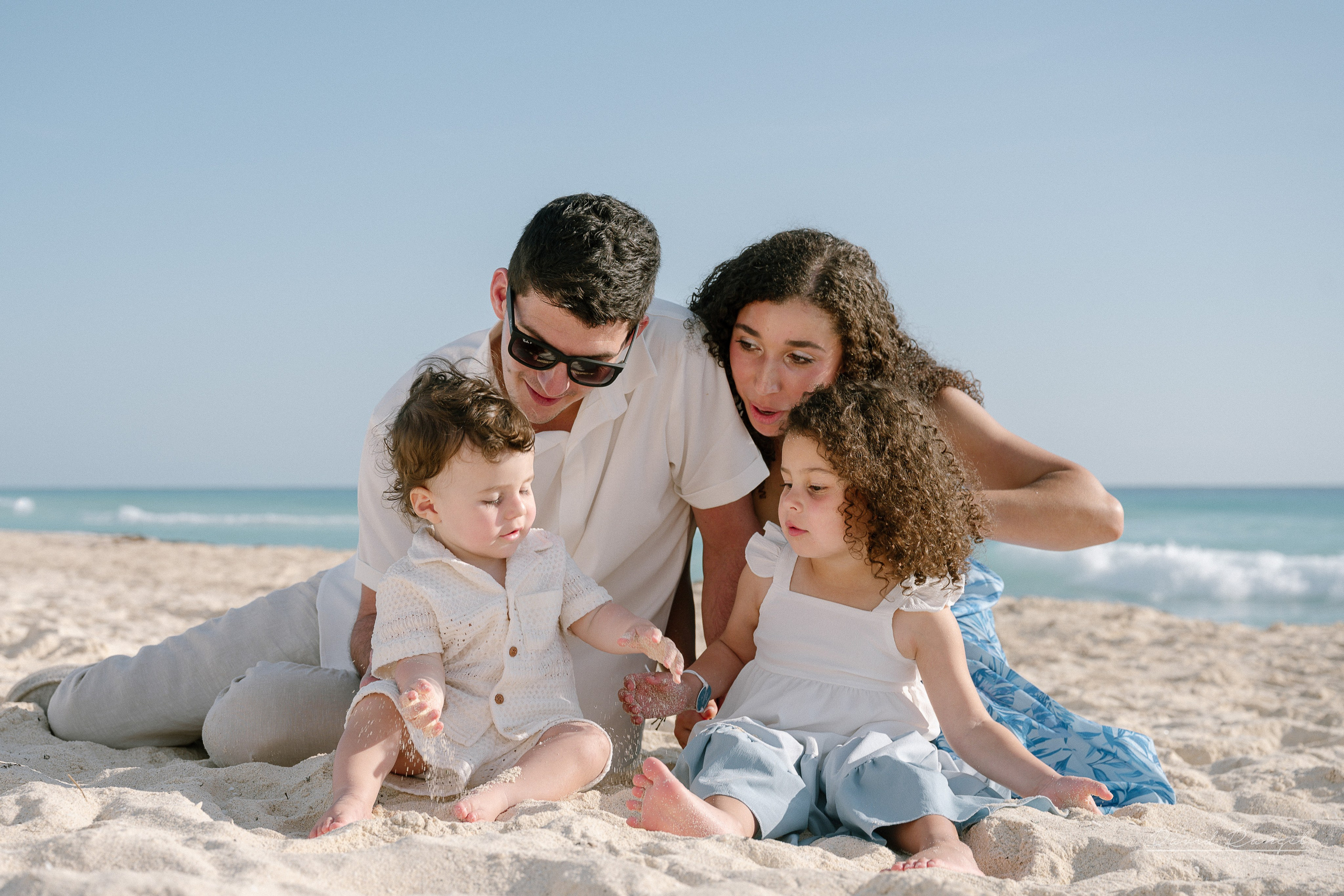 Gabi Guilliod — Family Session — Playa Delfines. Destination wedding photographer based in Cancun and Riviera Maya with service worldwide