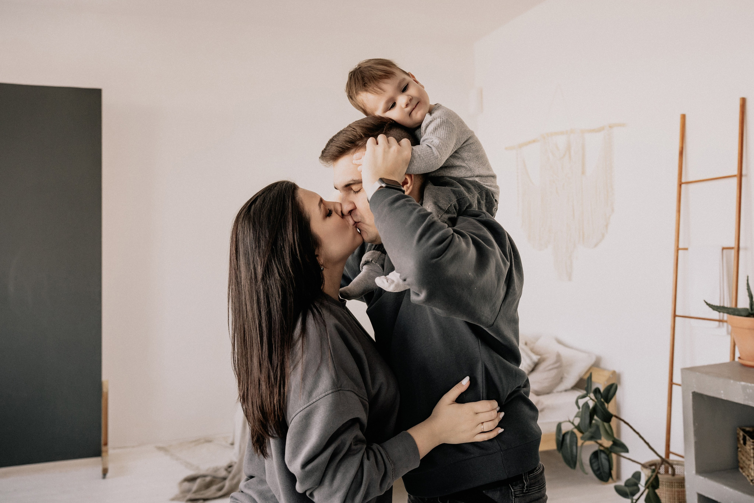 First Birthday Photoshoot – Classic & Timeless Memories. Alisa Tant — Family and newborn photographer Bucks County, Montgomery county, Philadelphia, NJ