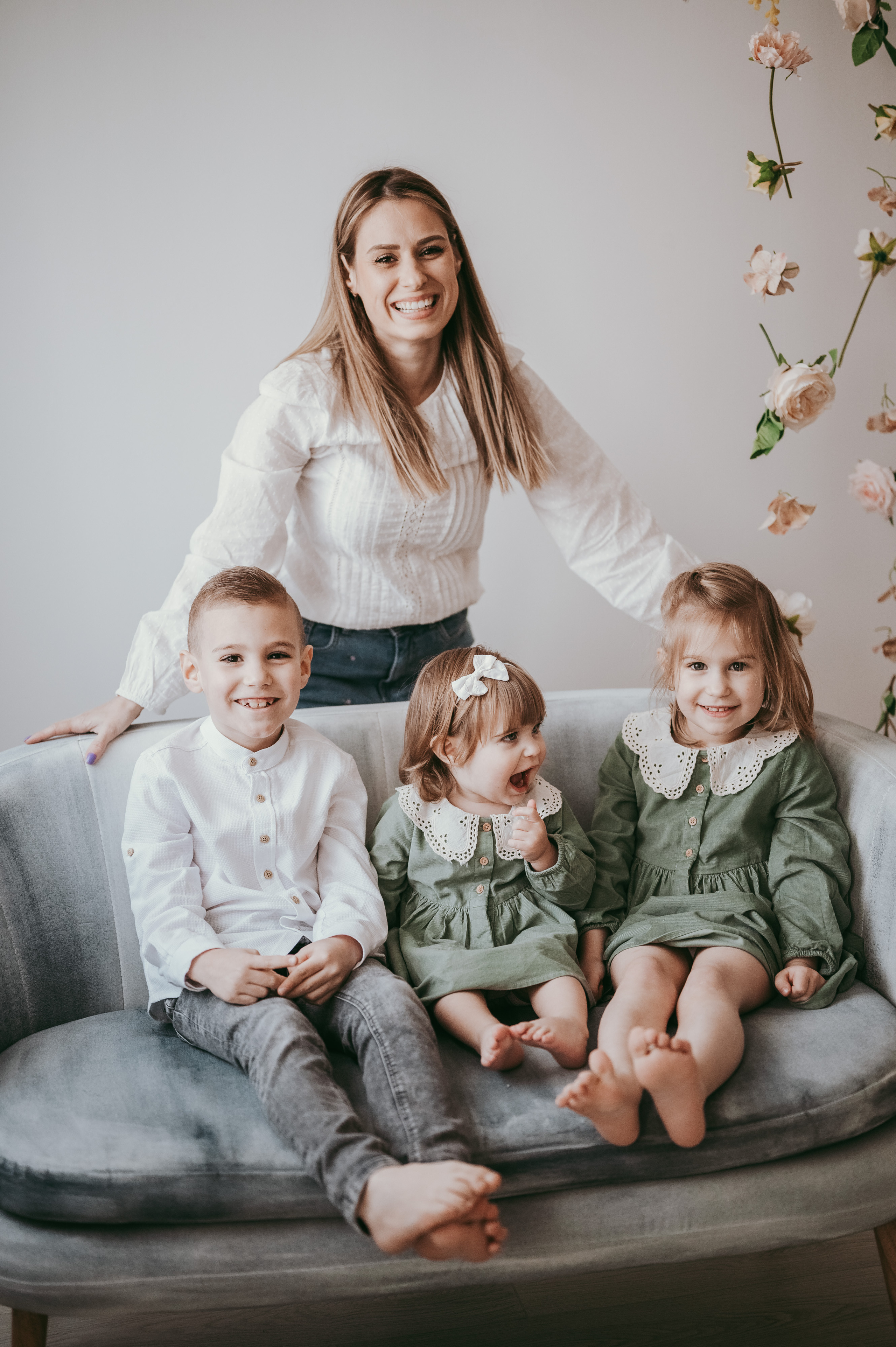 Sanja, Aleksa, Lena, Kruna / Mamino. Deciji i porodicni fotograf u Beogradu Oksana Skendzic