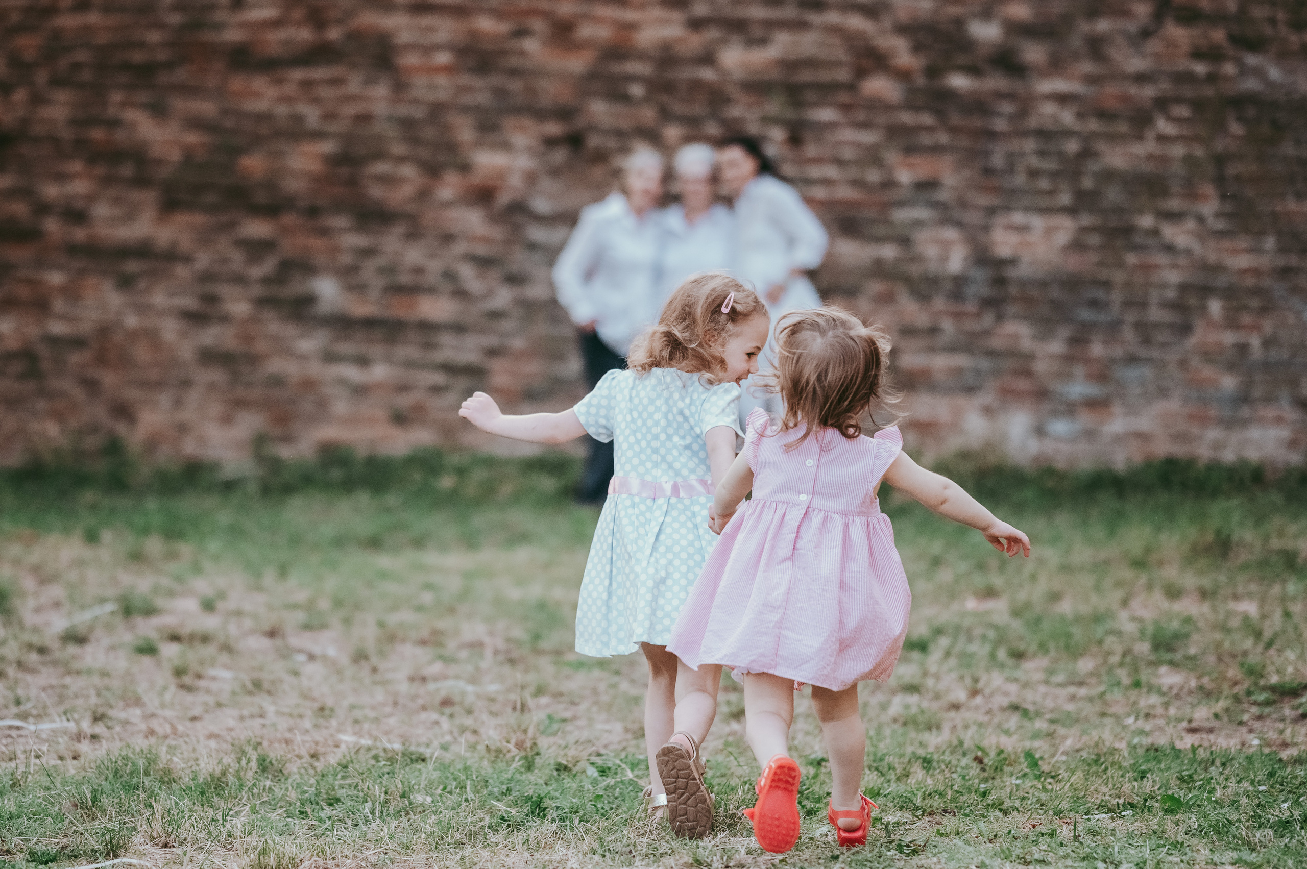 Andriana Vesna Fiona Zoe / porodicno fotografisanje. Deciji i porodicni fotograf u Beogradu Oksana Skendzic