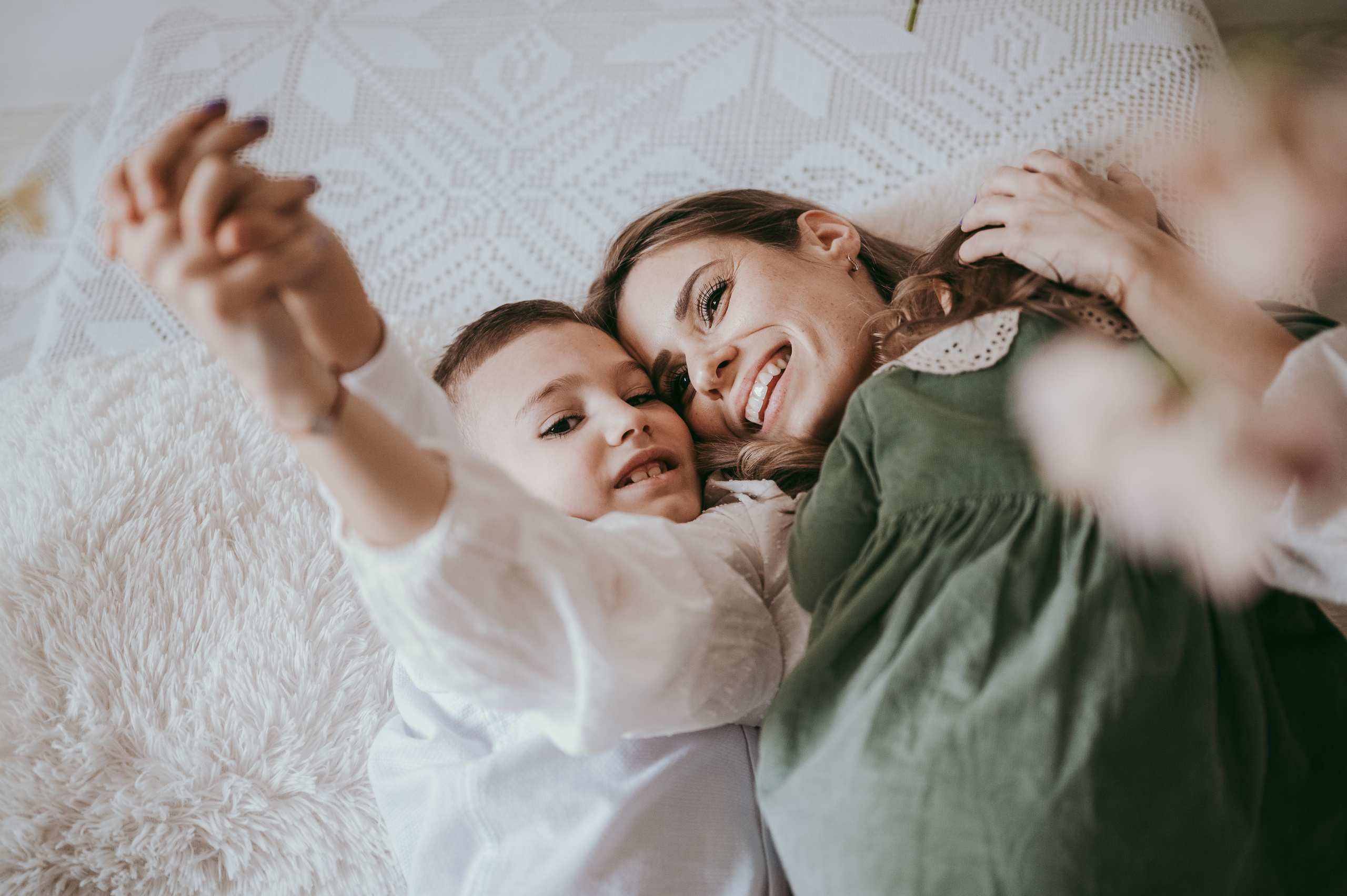 Sanja, Aleksa, Lena, Kruna / Mamino. Deciji i porodicni fotograf u Beogradu Oksana Skendzic