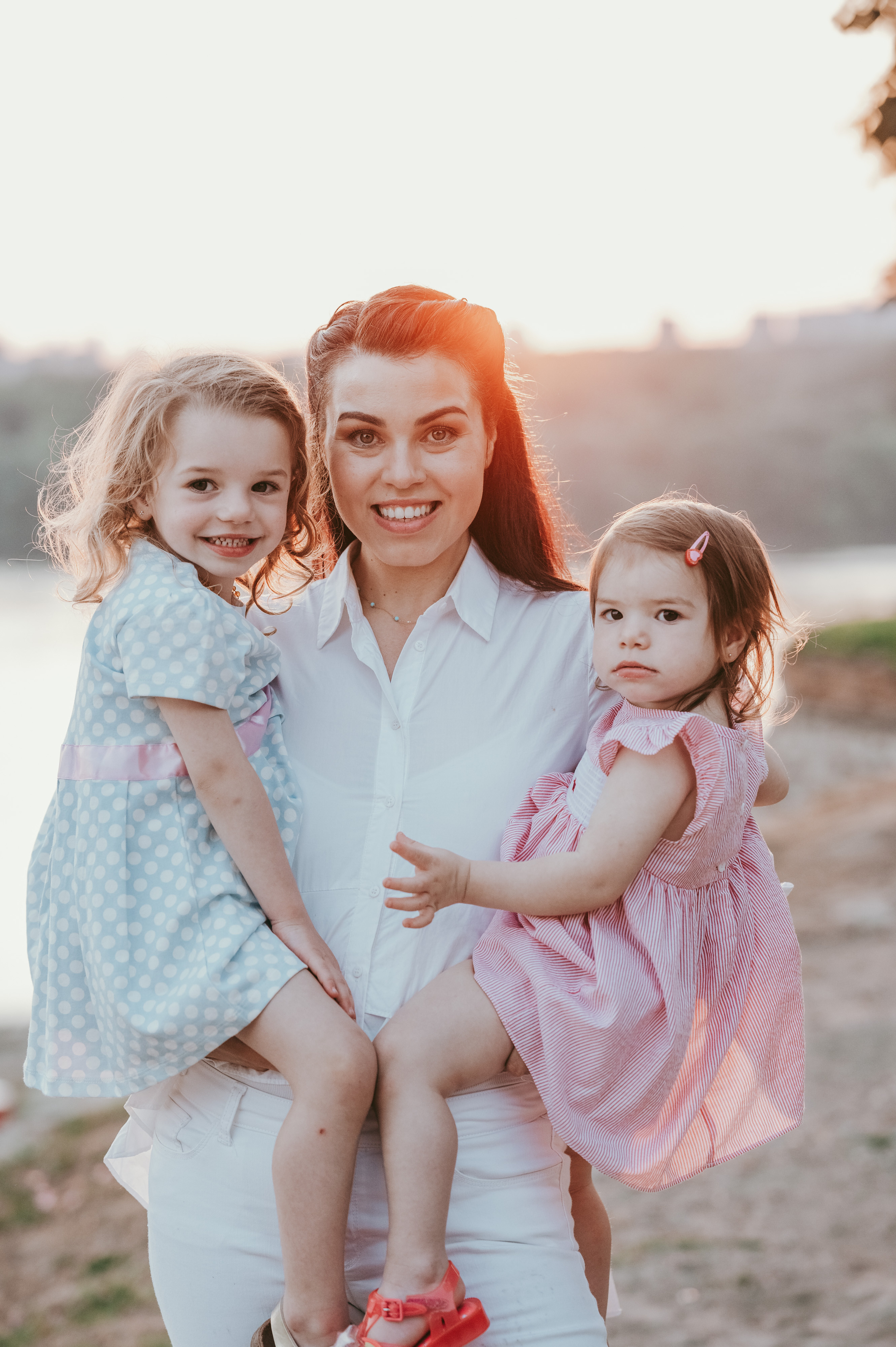 Andriana Vesna Fiona Zoe / porodicno fotografisanje. Deciji i porodicni fotograf u Beogradu Oksana Skendzic