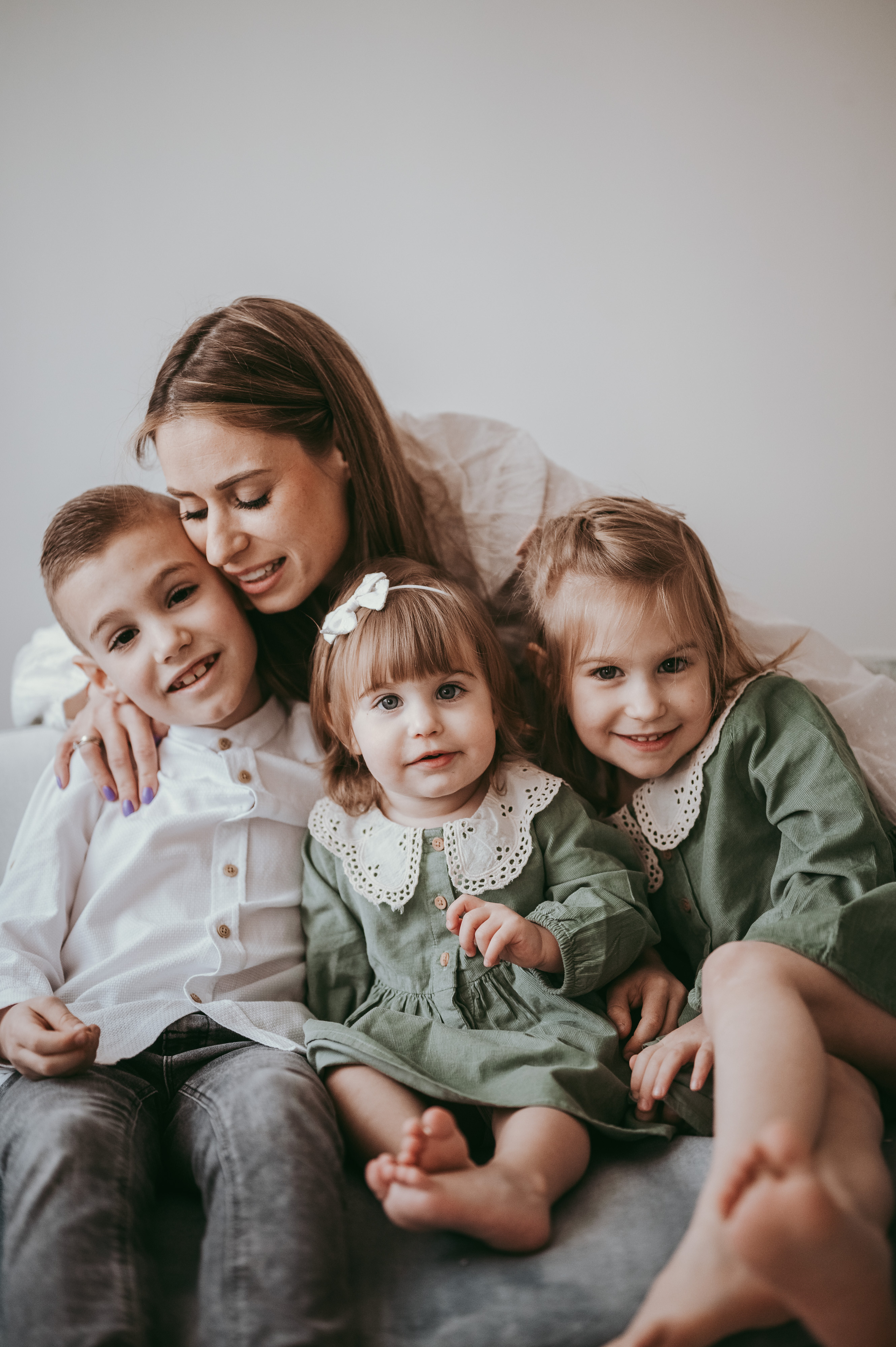 Sanja, Aleksa, Lena, Kruna / Mamino. Deciji i porodicni fotograf u Beogradu Oksana Skendzic