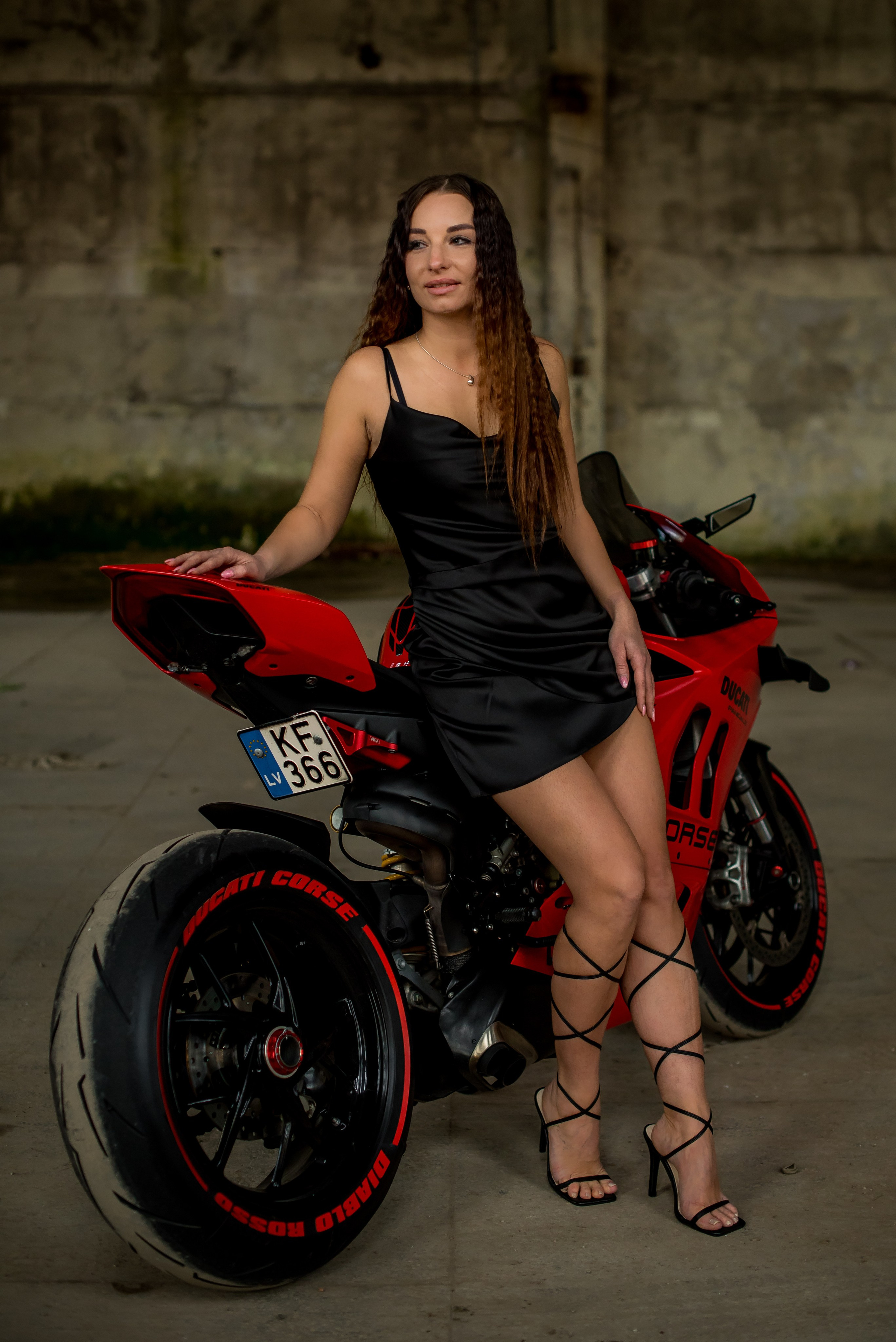 Фаина & Ducati. Свадебный фотограф. Европа. Свадьба. Латвия