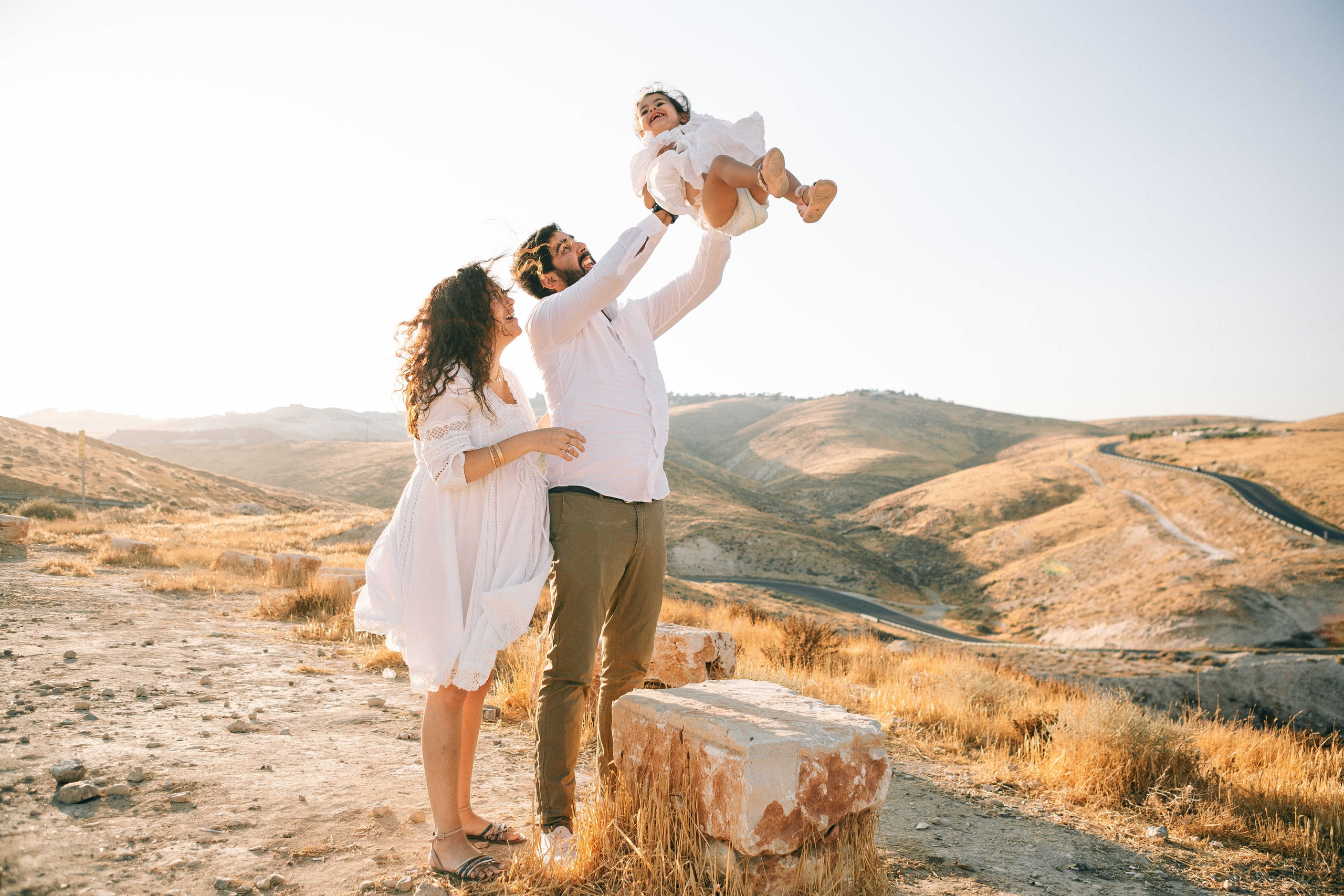 PREGNANT PHOTOSESSION IN THE DESERT. PHOTOGRAPHER IN ISRAEL