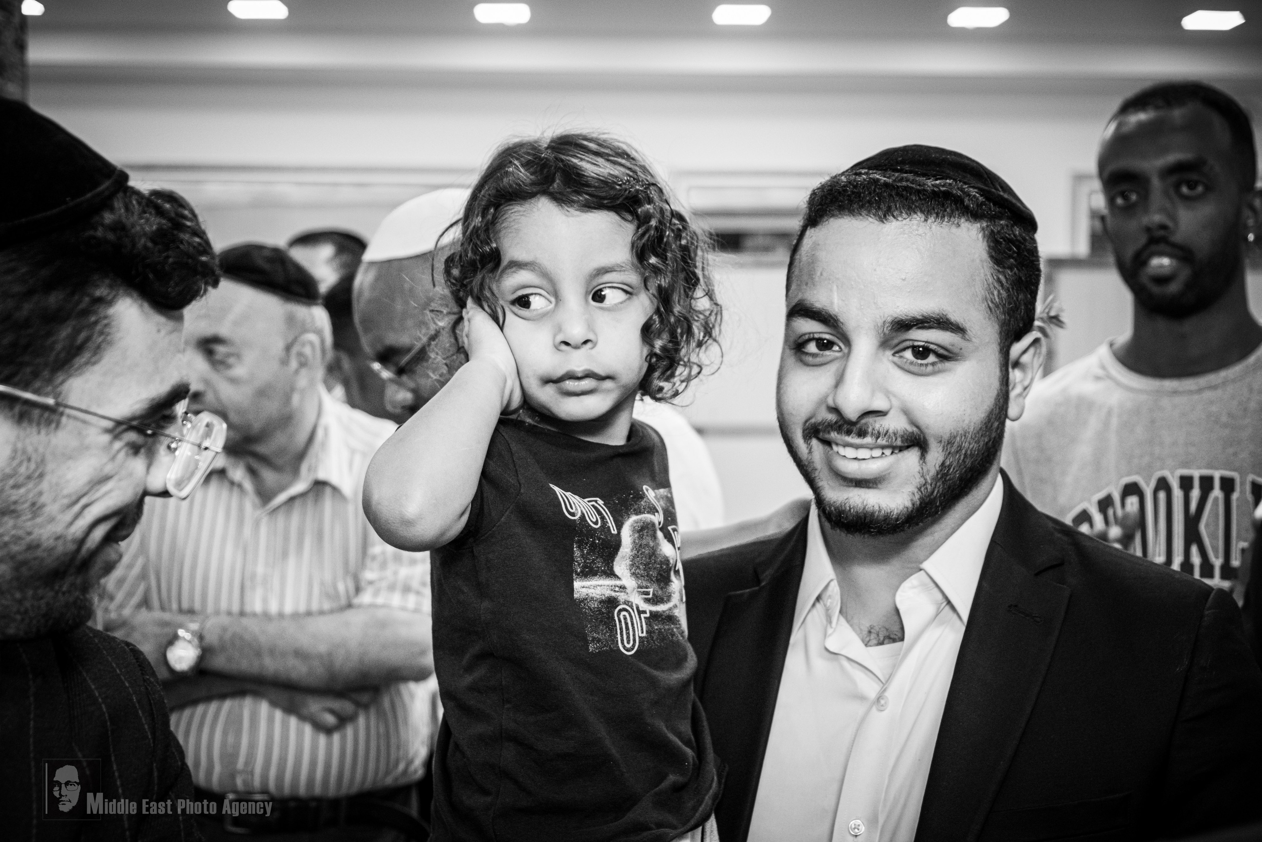 ‏ברית מילה. Middle East Photo Agency — Photography & Event Magnets — סוכנות צילום והדפסת מגנטים לאירועים