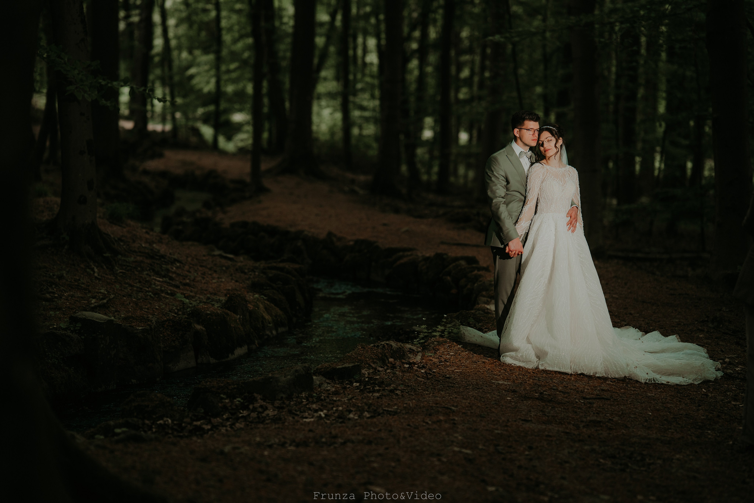 Diana & Cristian / Trash the dress. Foto / Video nunta Deva, Hunedoara
