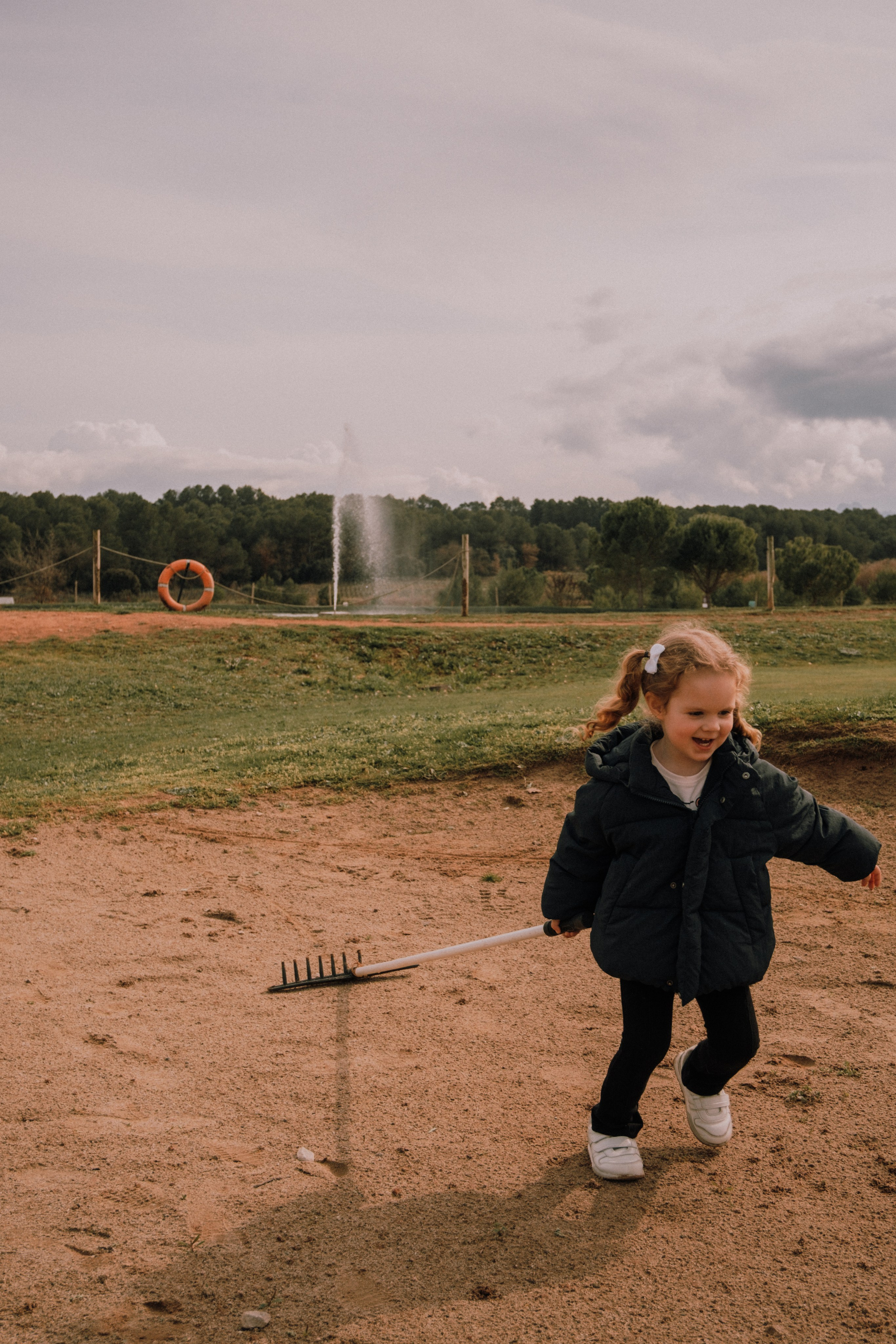 Sesión familiar en el bosque. Fotografía profesional en Calafell - Elena Medvedeva