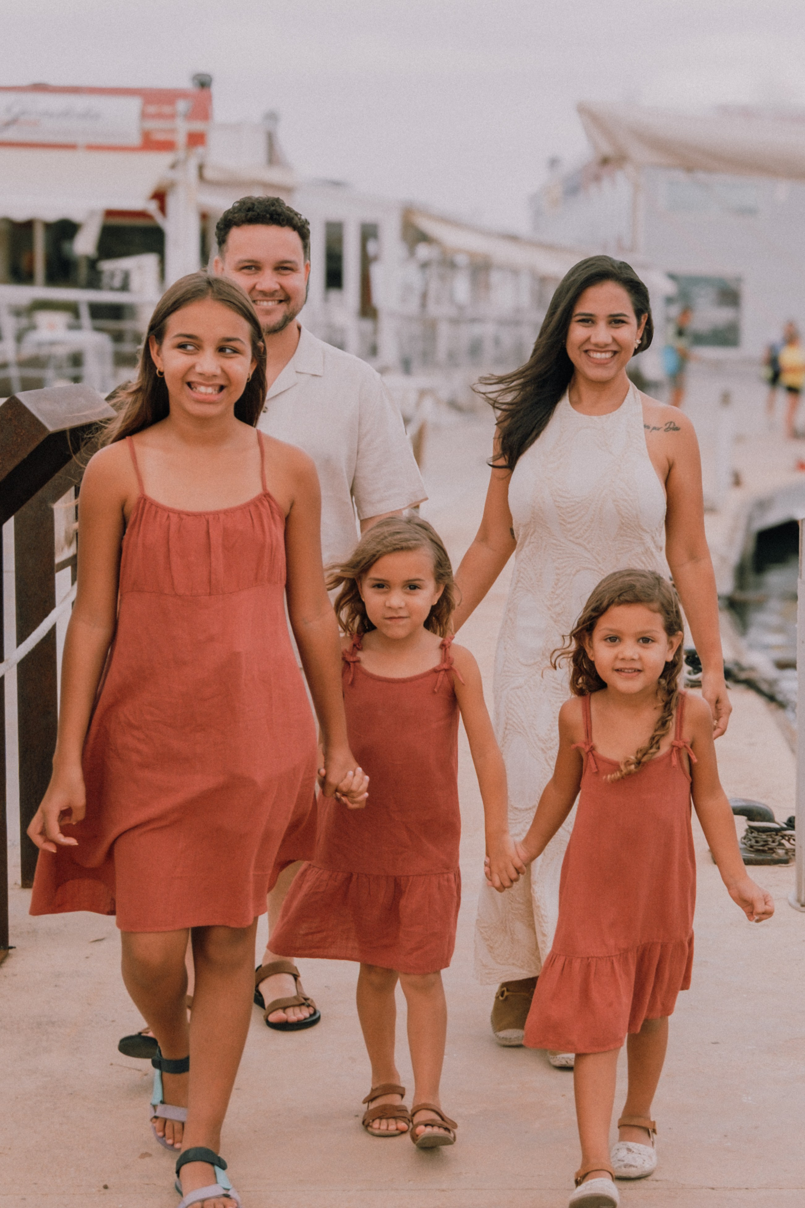 Семейная фотосессия на пляже. Профессиональная фотосъемка в Калафелле — Елена Медведева