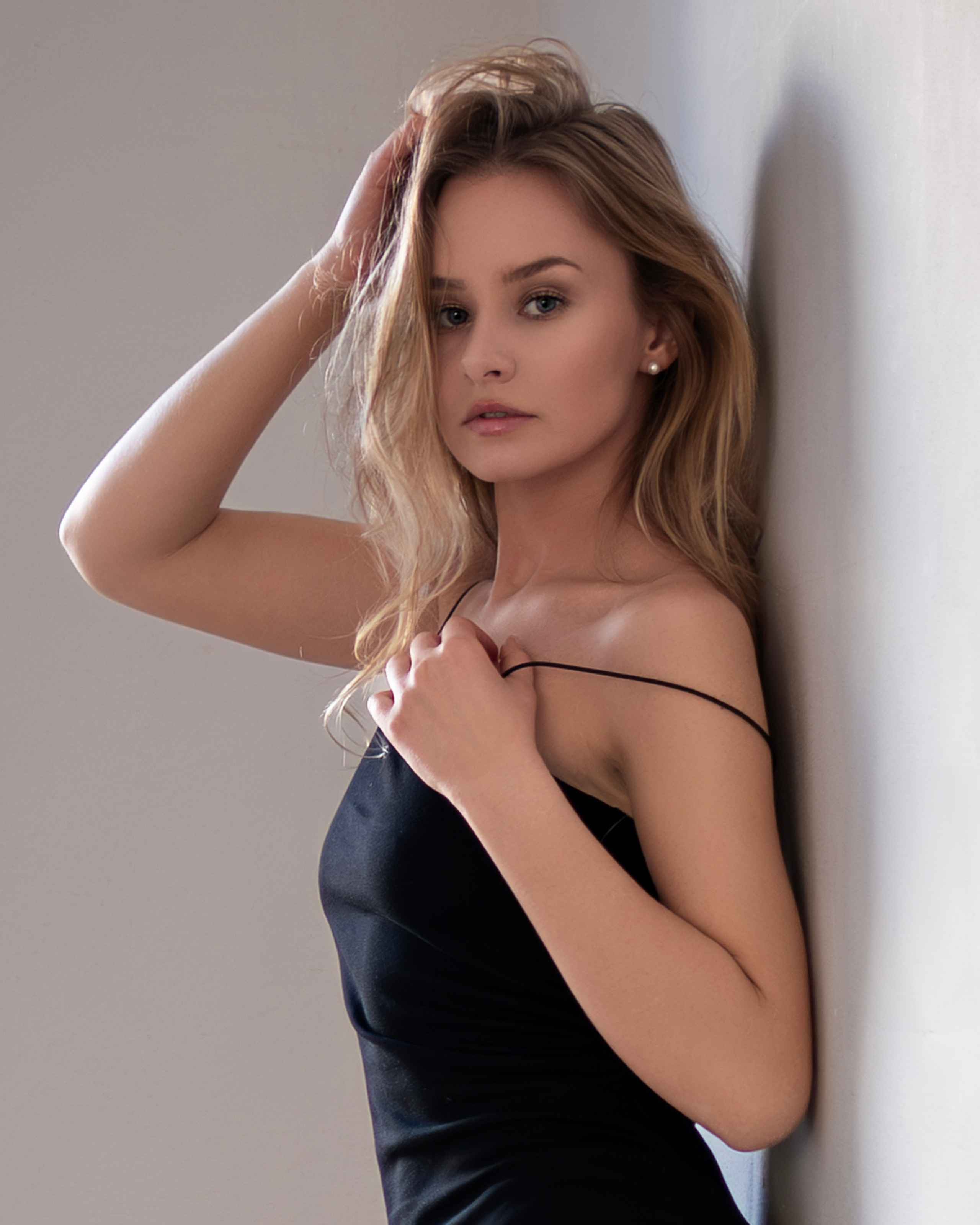 Women Portraits. Home