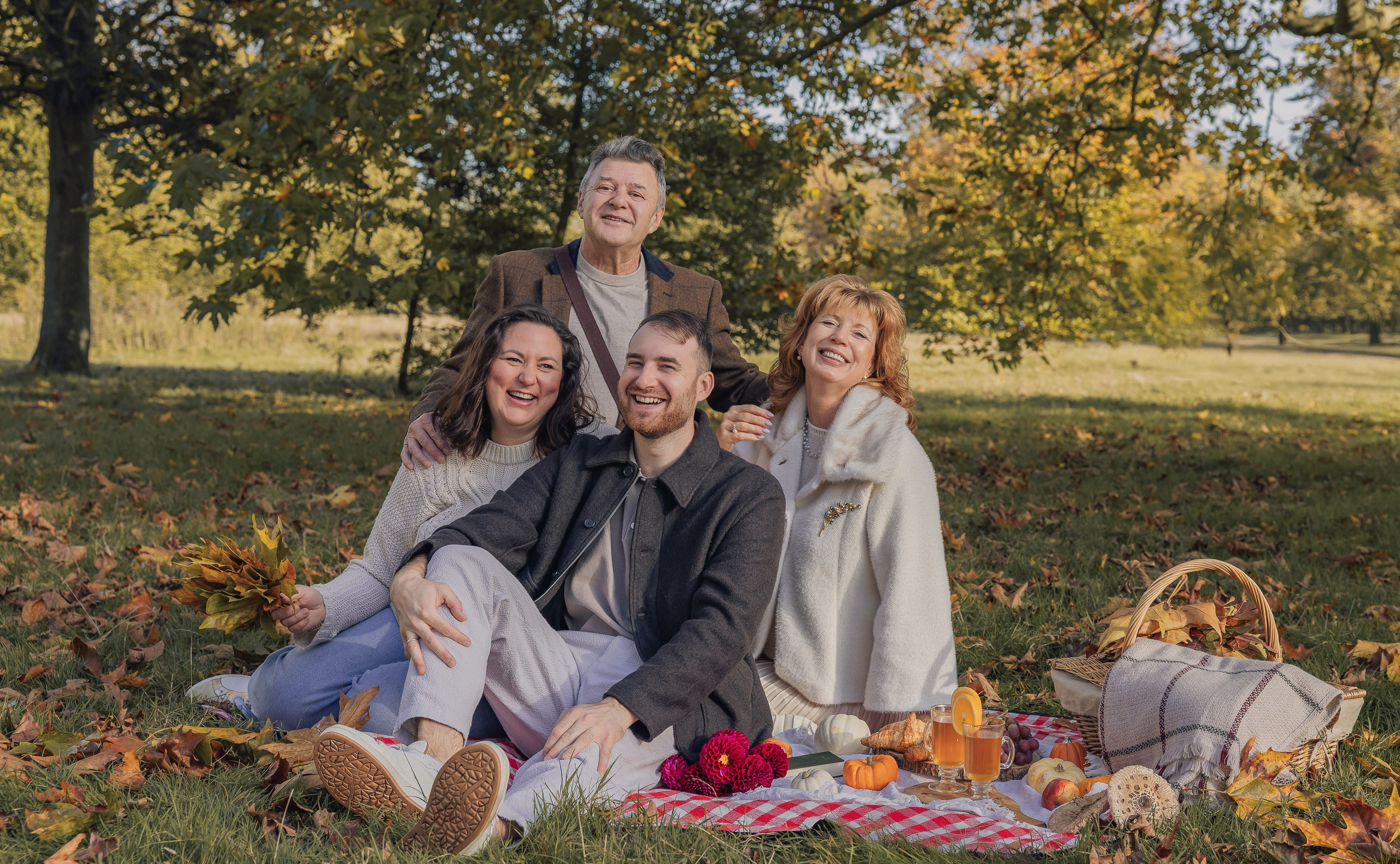 Family autumnal session. PHOTOGRAPHER IN LONDON