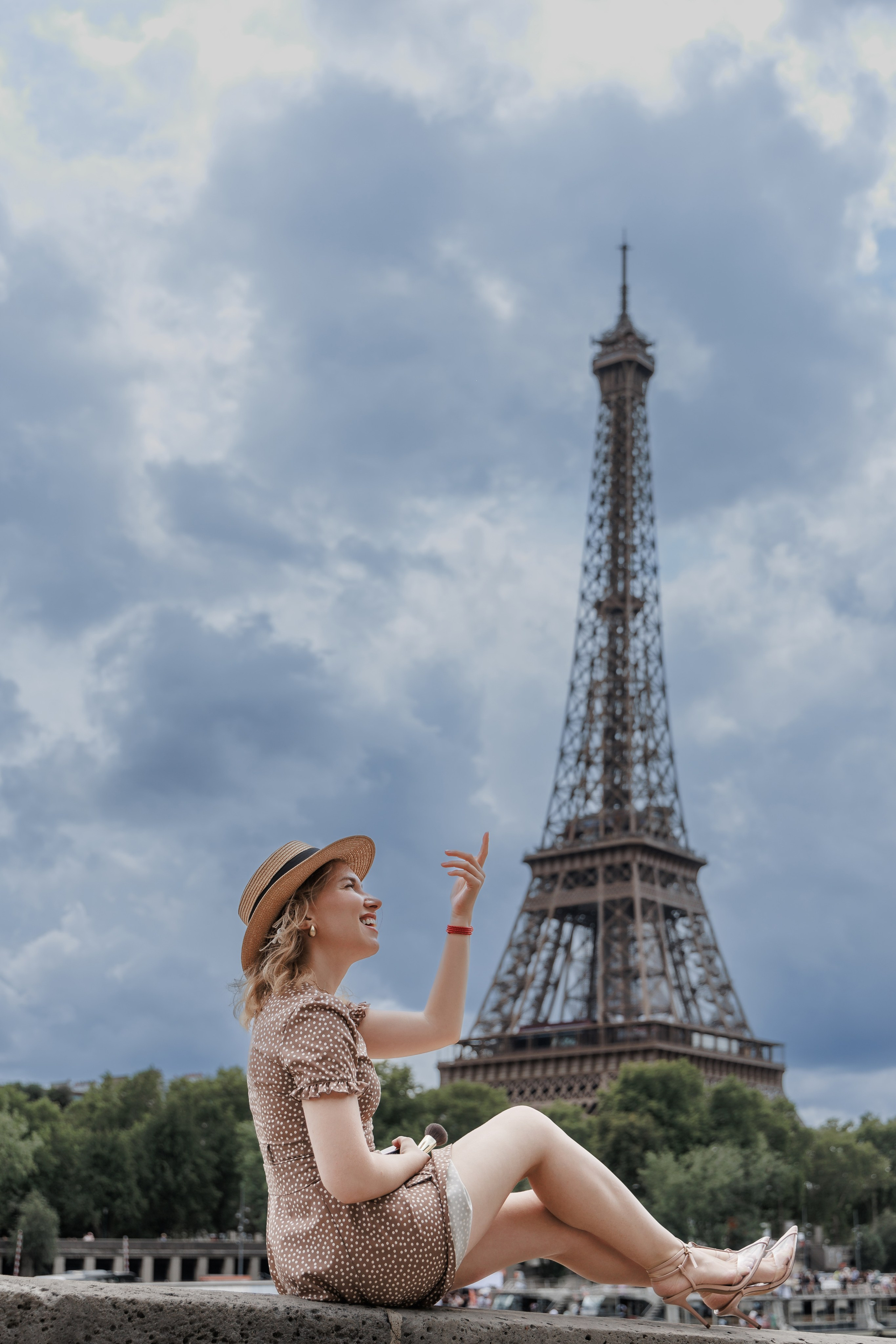 Emily in Paris Photoshoot in Paris 2026. Photographe à Paris