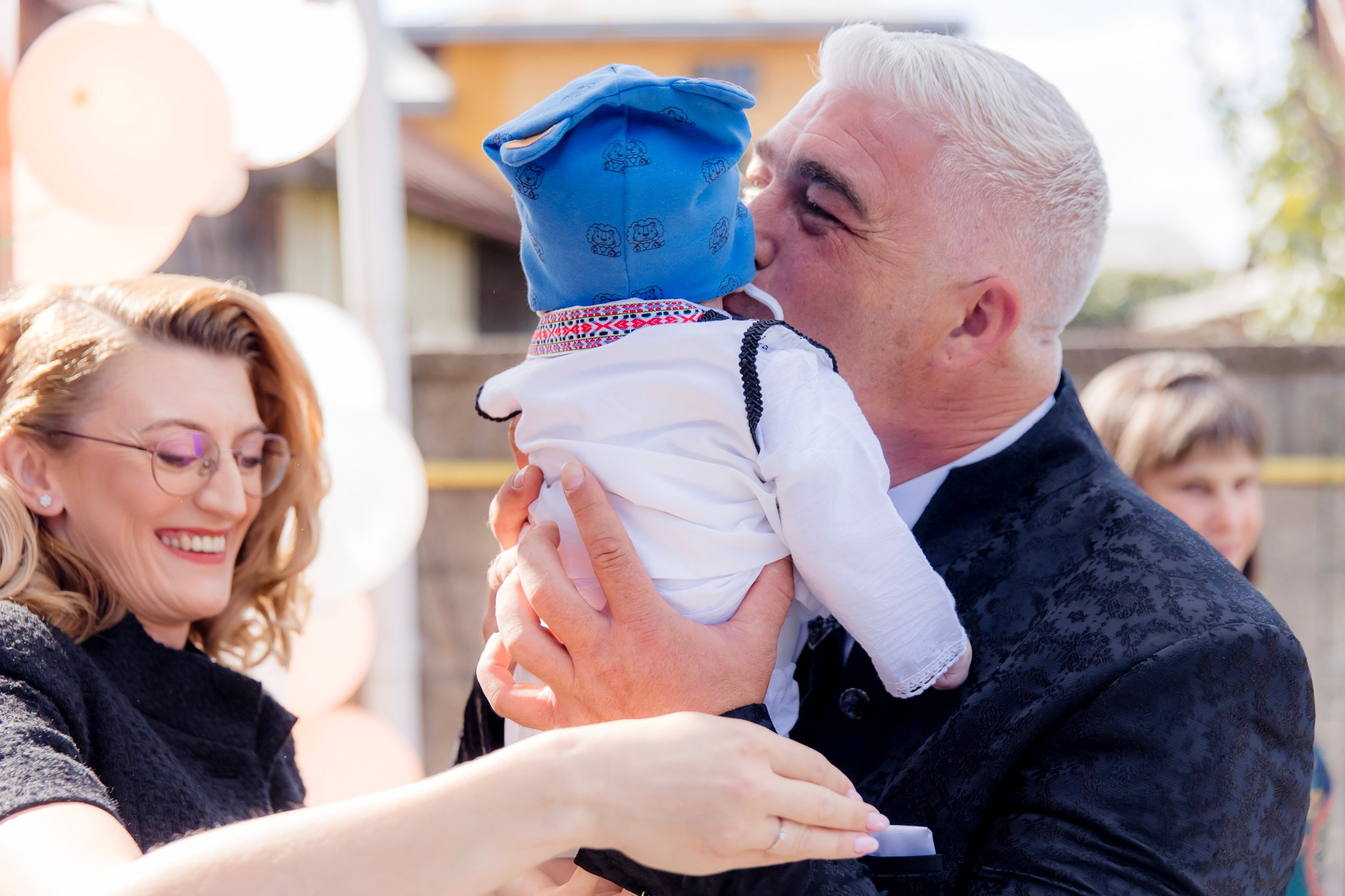 Mihai & Oana. Servicii foto-video profesionale, pentru momente de neuitat