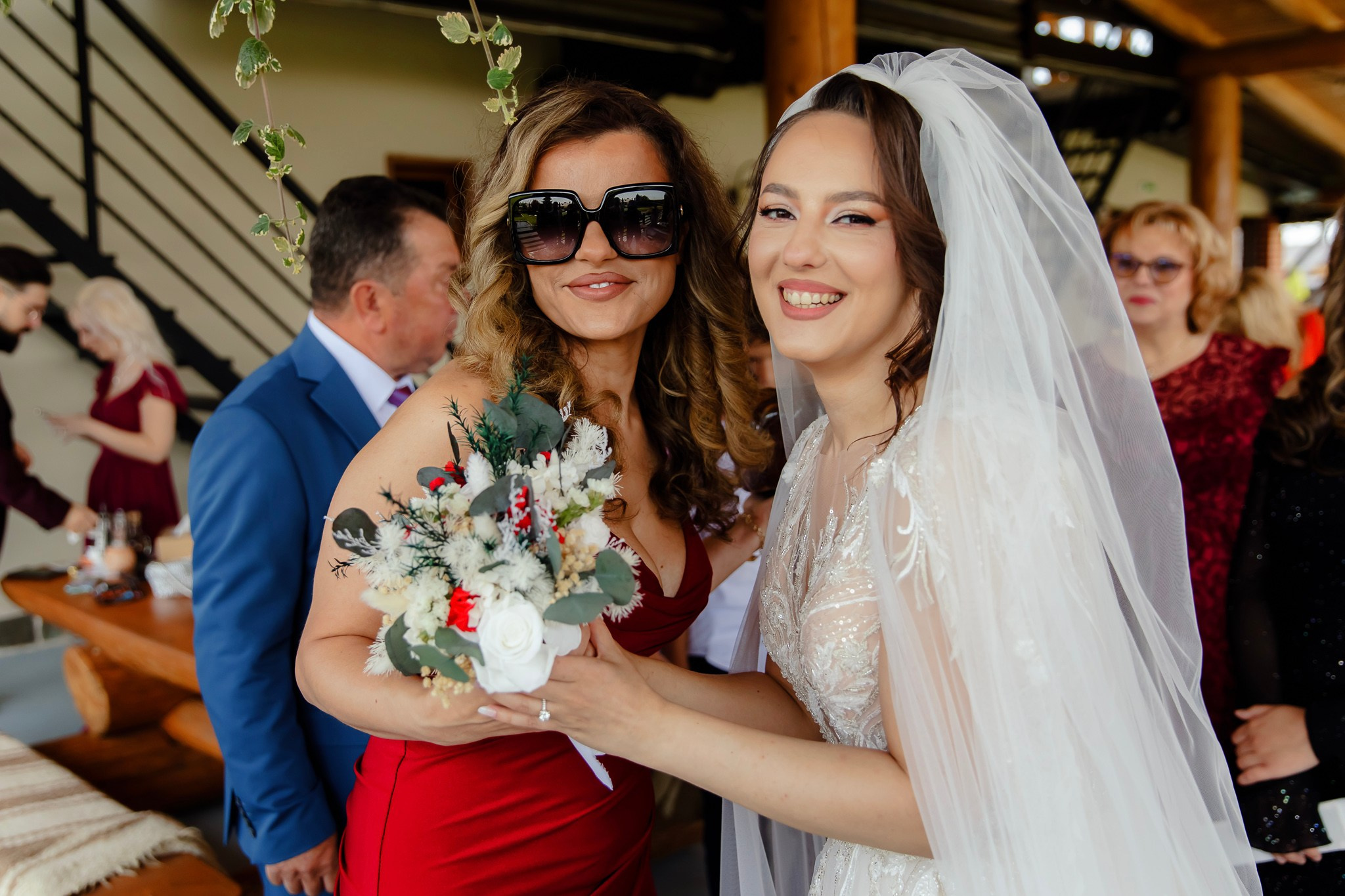 Ioana & Ionuț | Nuntă de poveste la Păstrăvăria Poiana din Mălini județul Suceava. Servicii foto-video profesionale, pentru momente de neuitat