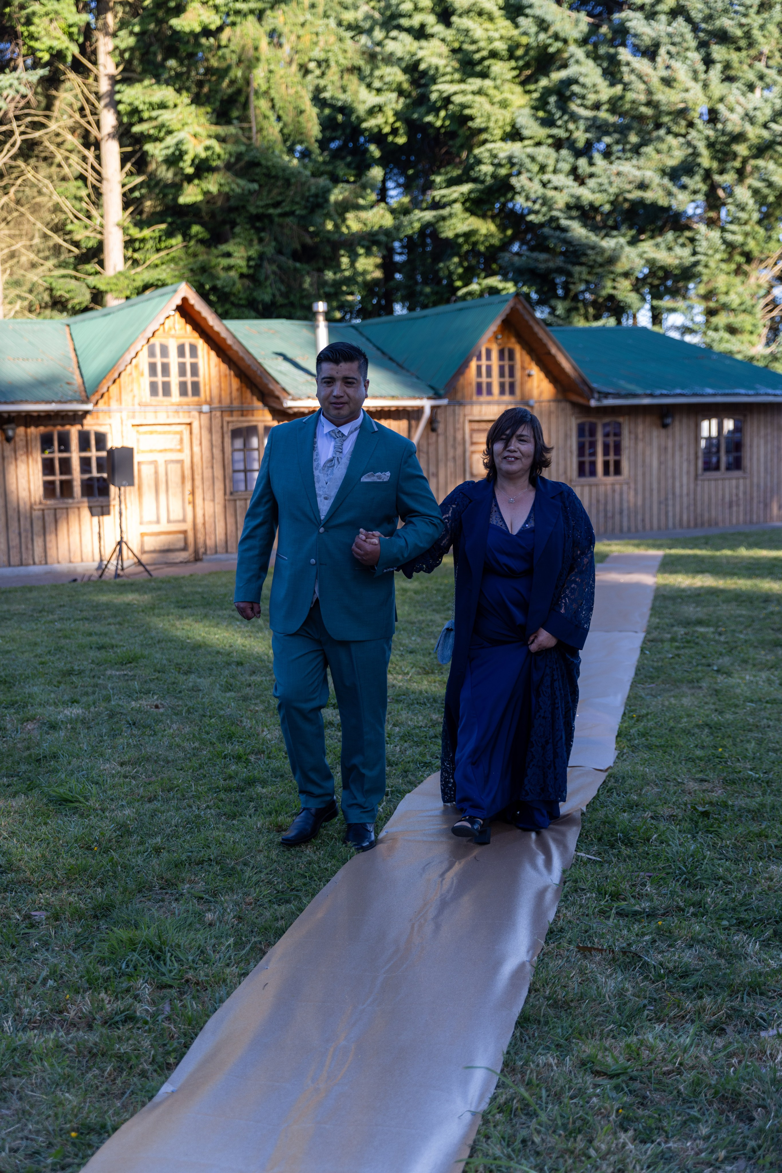 Elizabeth & Luis. Dinka & Emilio - El arte de preservar lo que no se repite