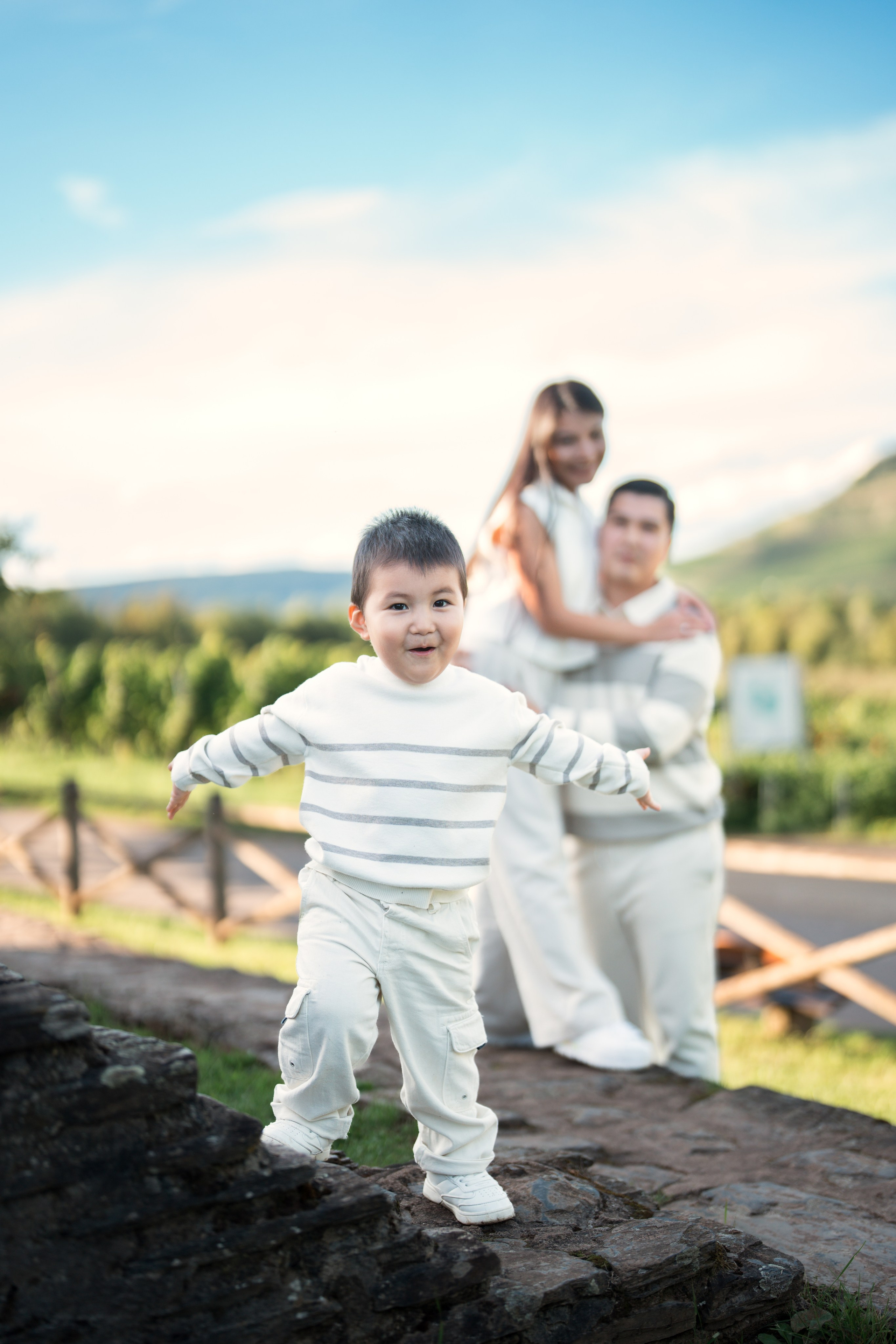Summer picnic. Family, conceptual women portrait photograher in Geneva, Switzerland