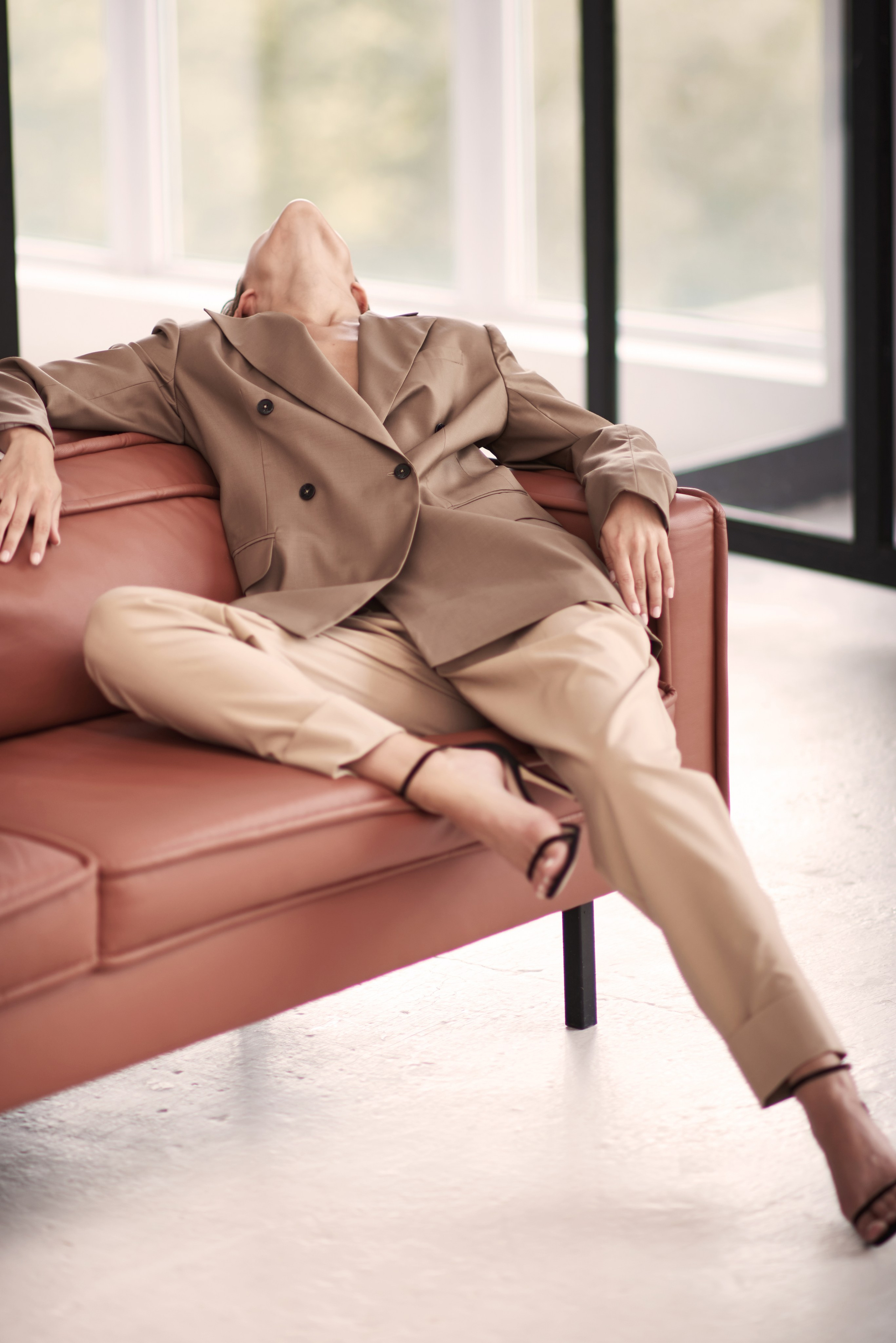 PureCreativeProject. Minimalist brand photographer & videographer | Raw sincerity. Pure Form