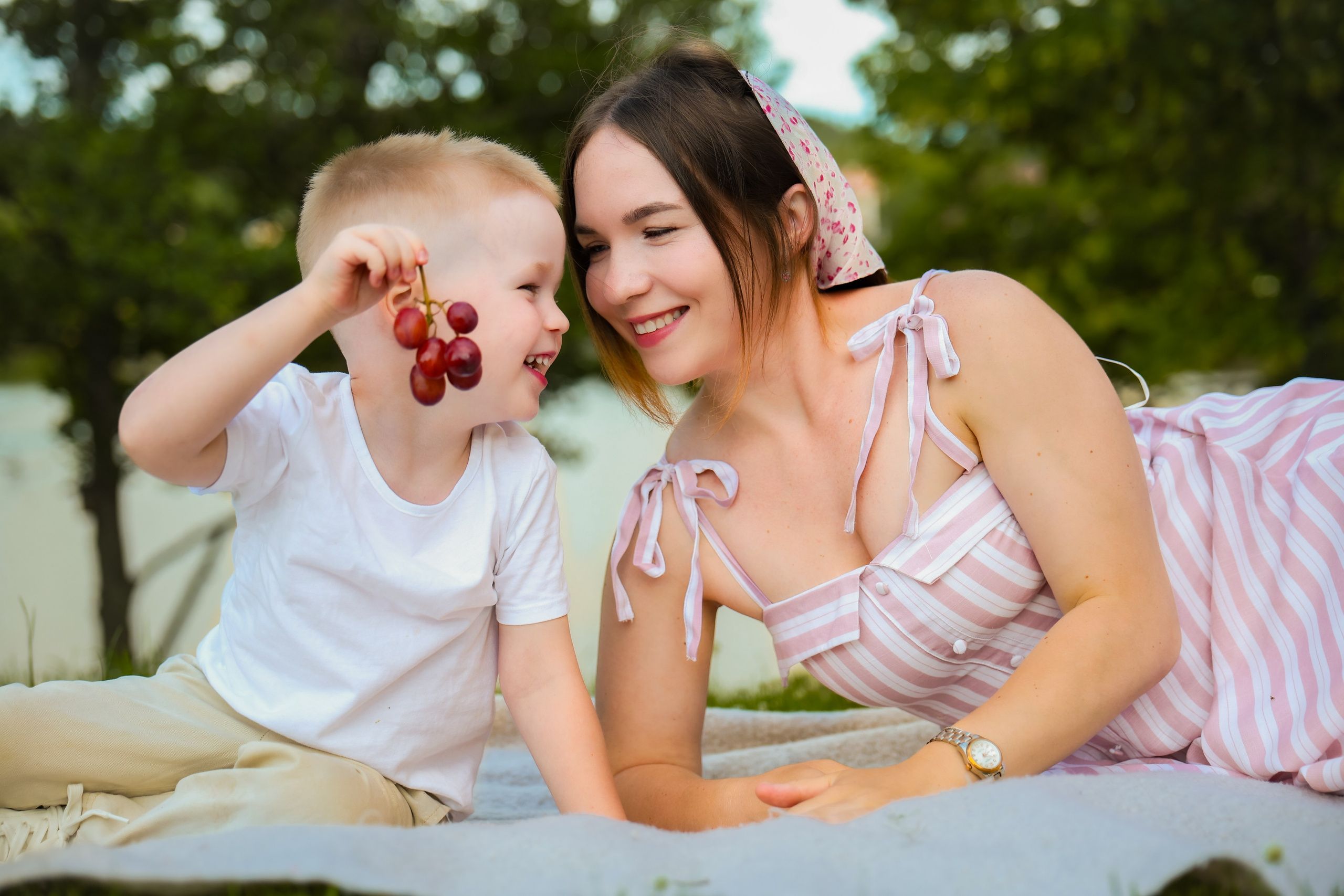 Familie. Fotograf al tainelor bisericești – Alina Fetu