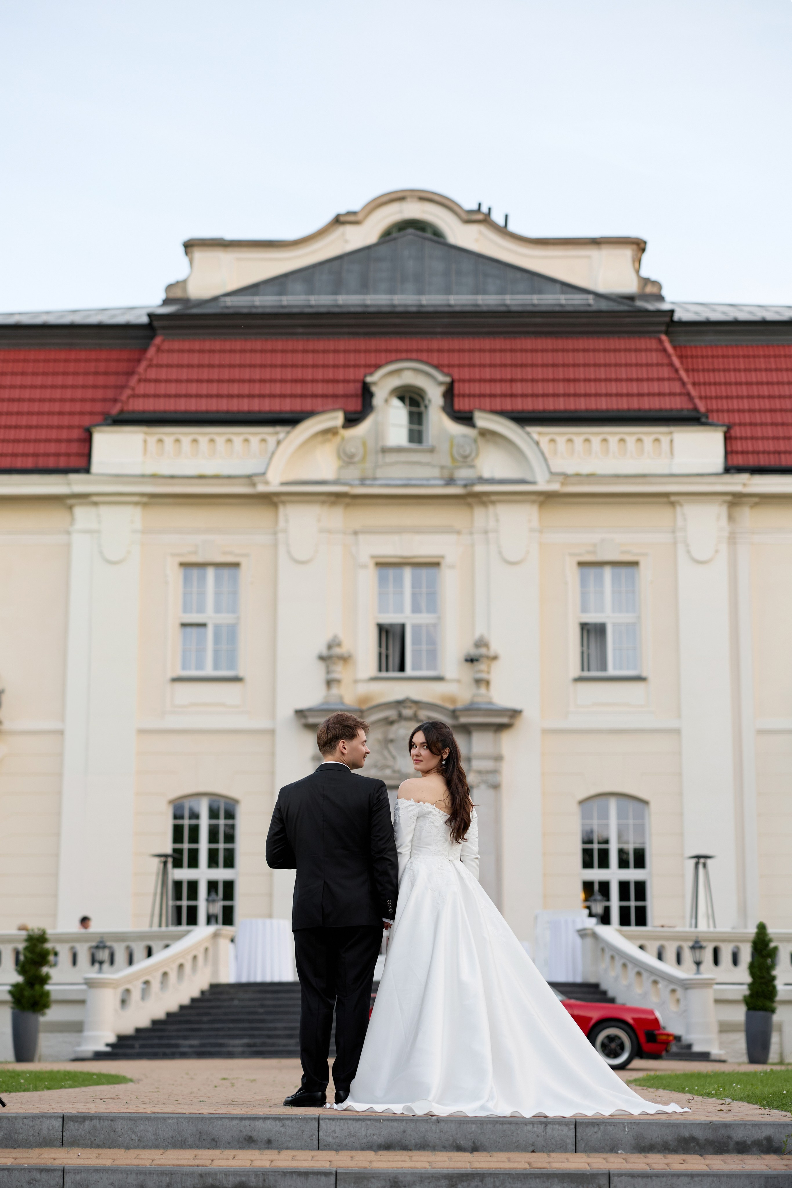 Wiktoria & Kacper. Pałac Goetz. Fotograf ślubny i rodzinny w Krakowie Yana Klymova