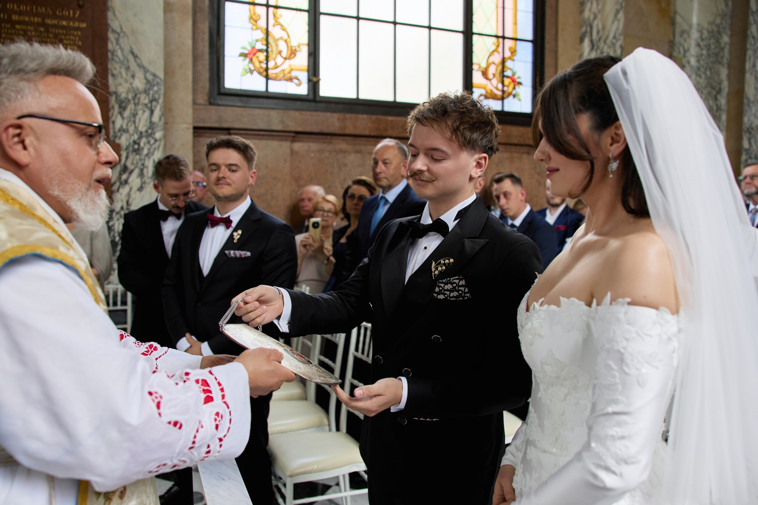 Wiktoria & Kacper. Pałac Goetz. Fotograf ślubny i rodzinny w Krakowie Yana Klymova
