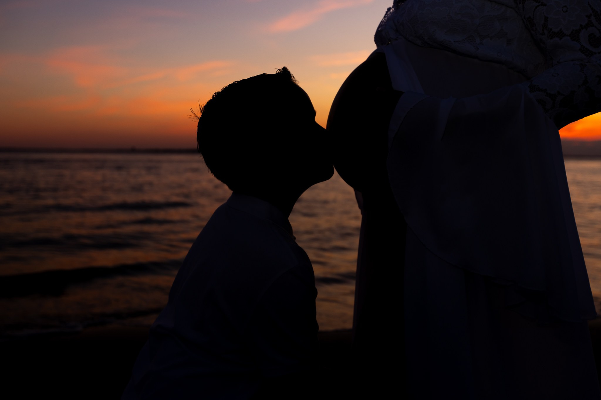 Professional family, maternity & newborn photographer in North Charleston, SC, creating timeless portraits