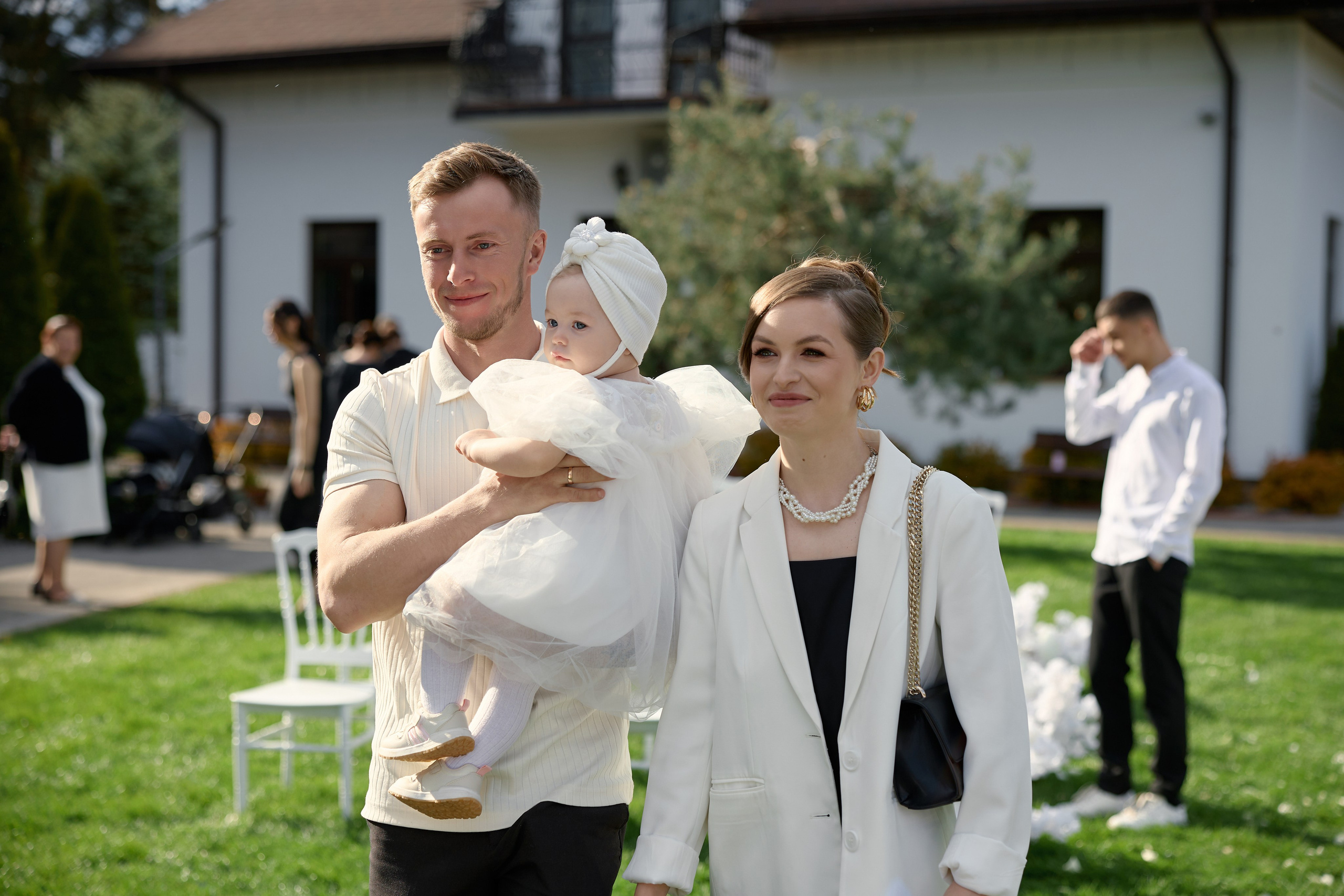 Natalia & Roman. Dworek przy lesie. Fotograf ślubny i rodzinny w Krakowie Yana Klymova