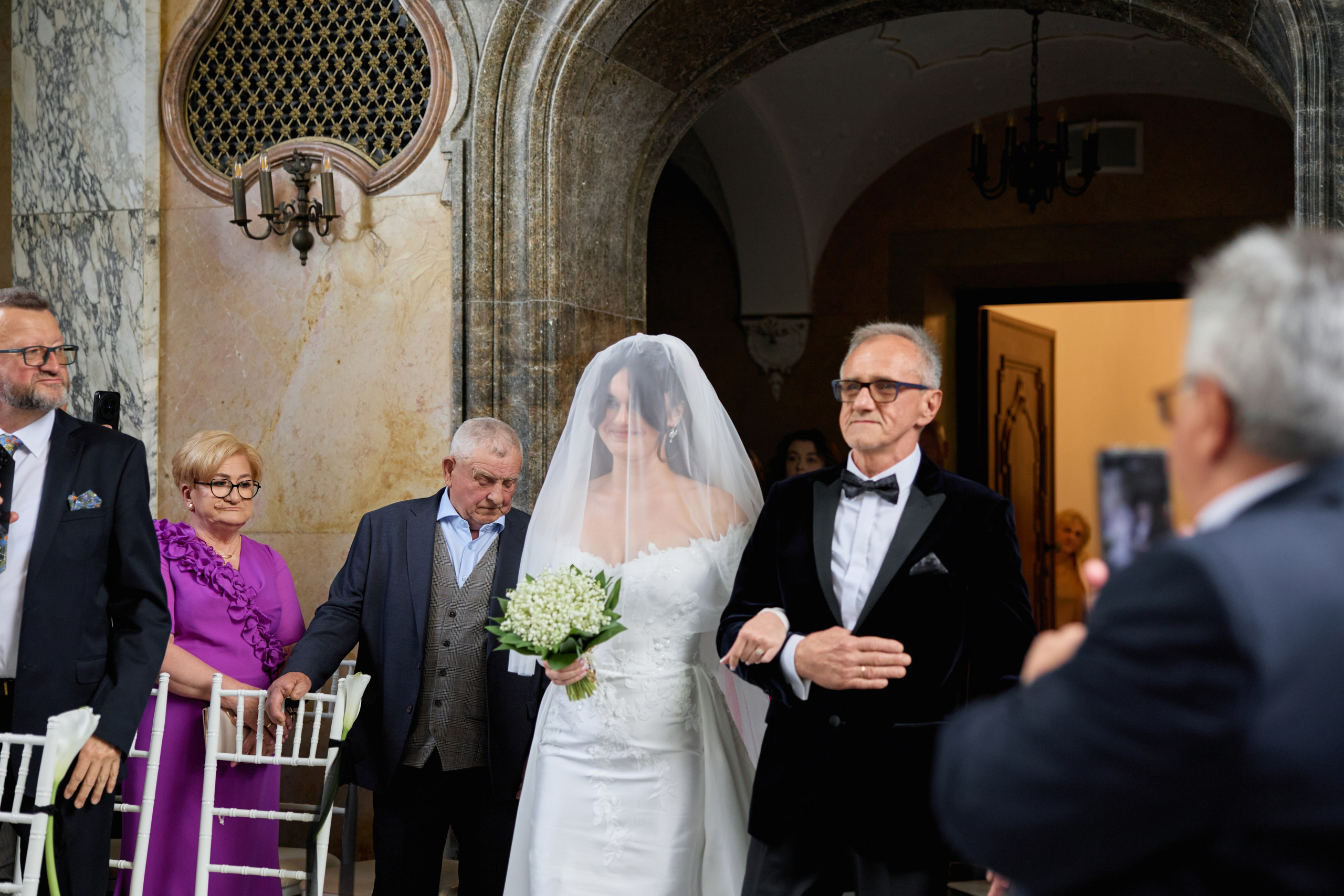Wiktoria & Kacper. Pałac Goetz. Fotograf ślubny i rodzinny w Krakowie Yana Klymova