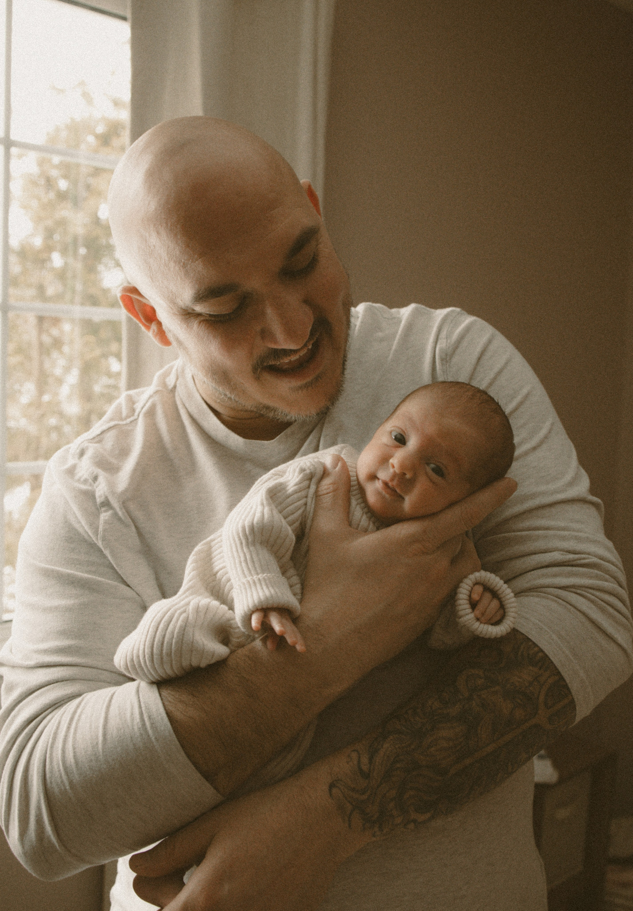 Newborn lifestyle documentary photographer