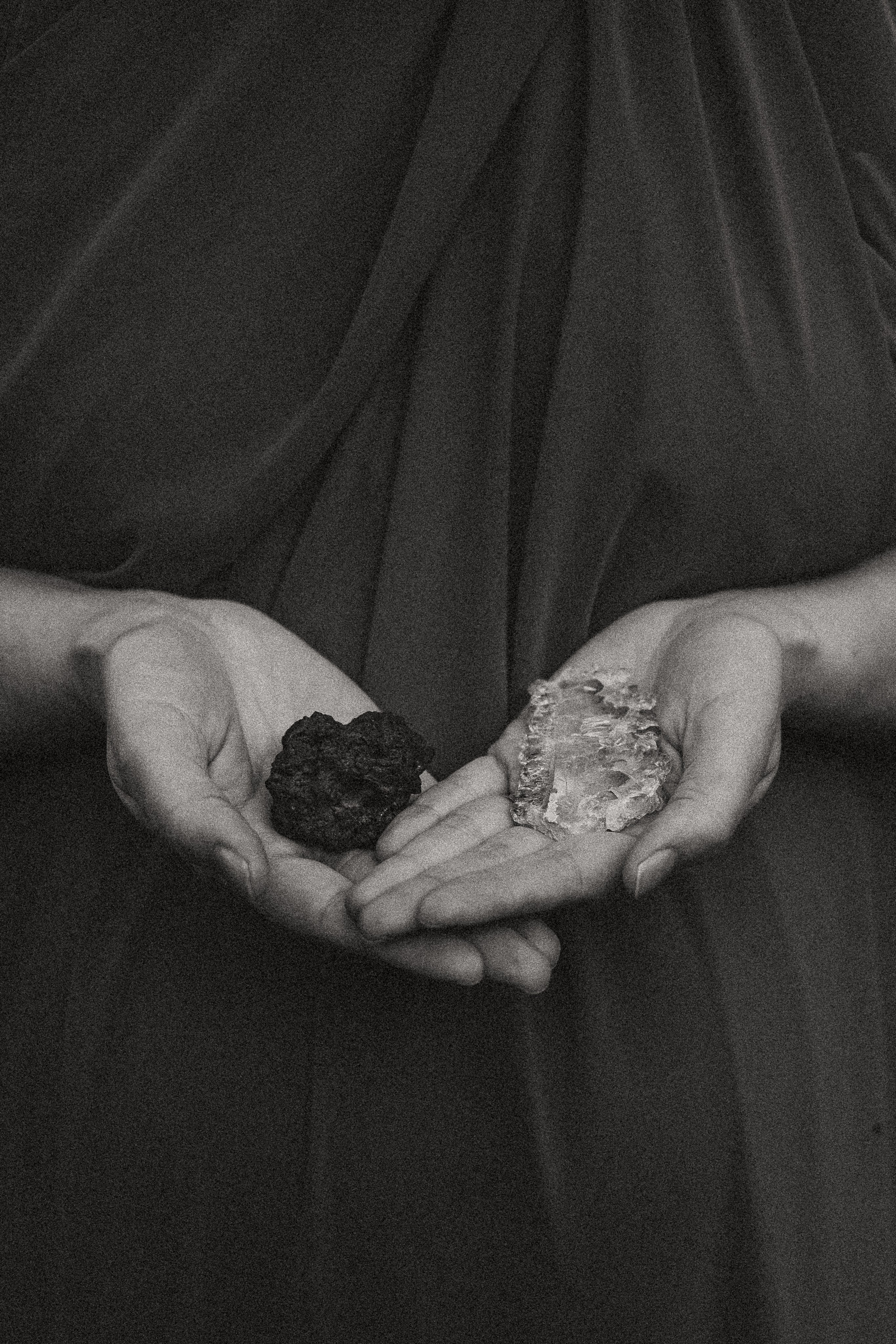 Maternity Photoshoot in Portugal — Artistic Pregnancy Session