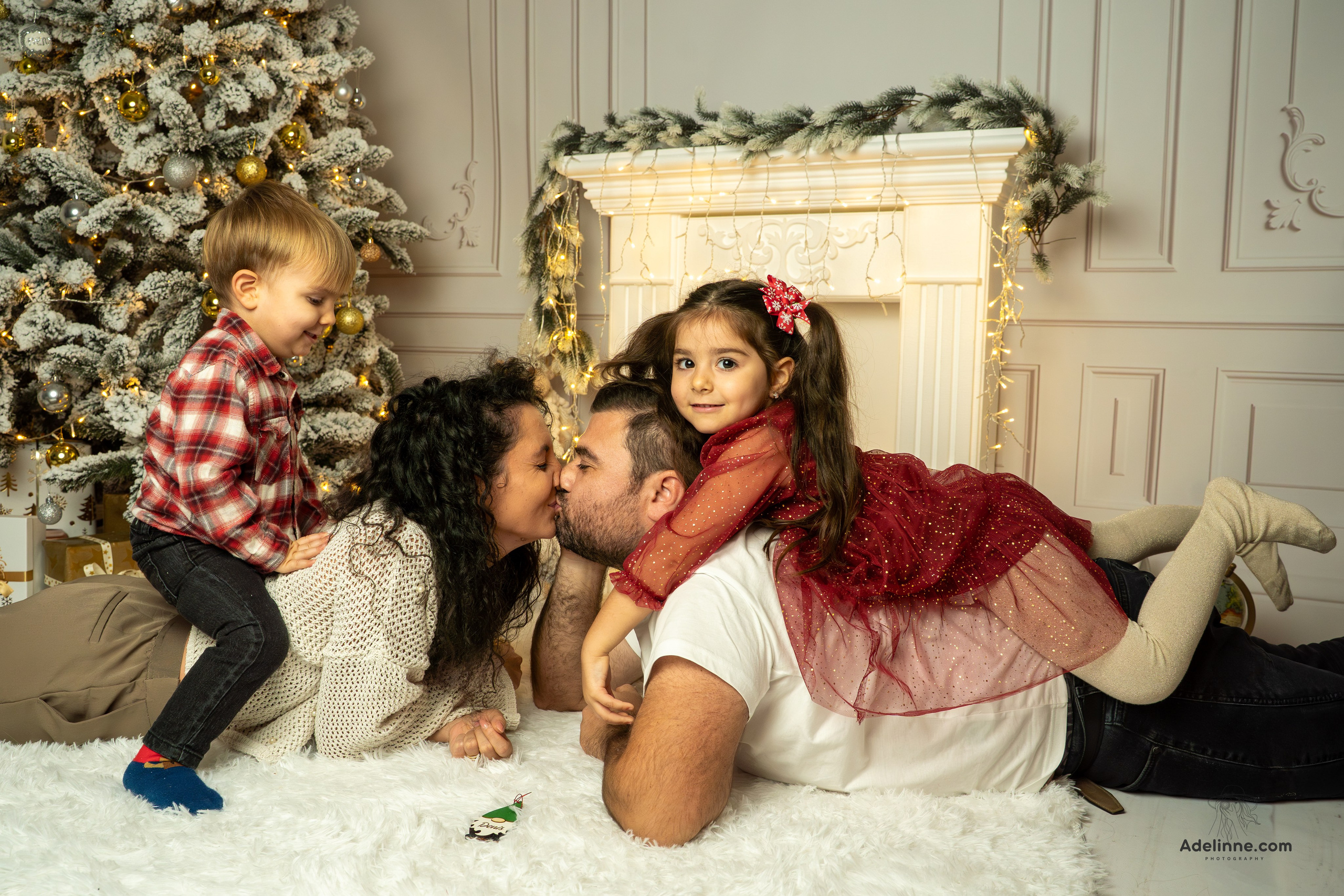 Sedinta foto de familie Craciun. Adelinne — fotograf profesionist în Constanța pentru familii, bebeluși și evenimente