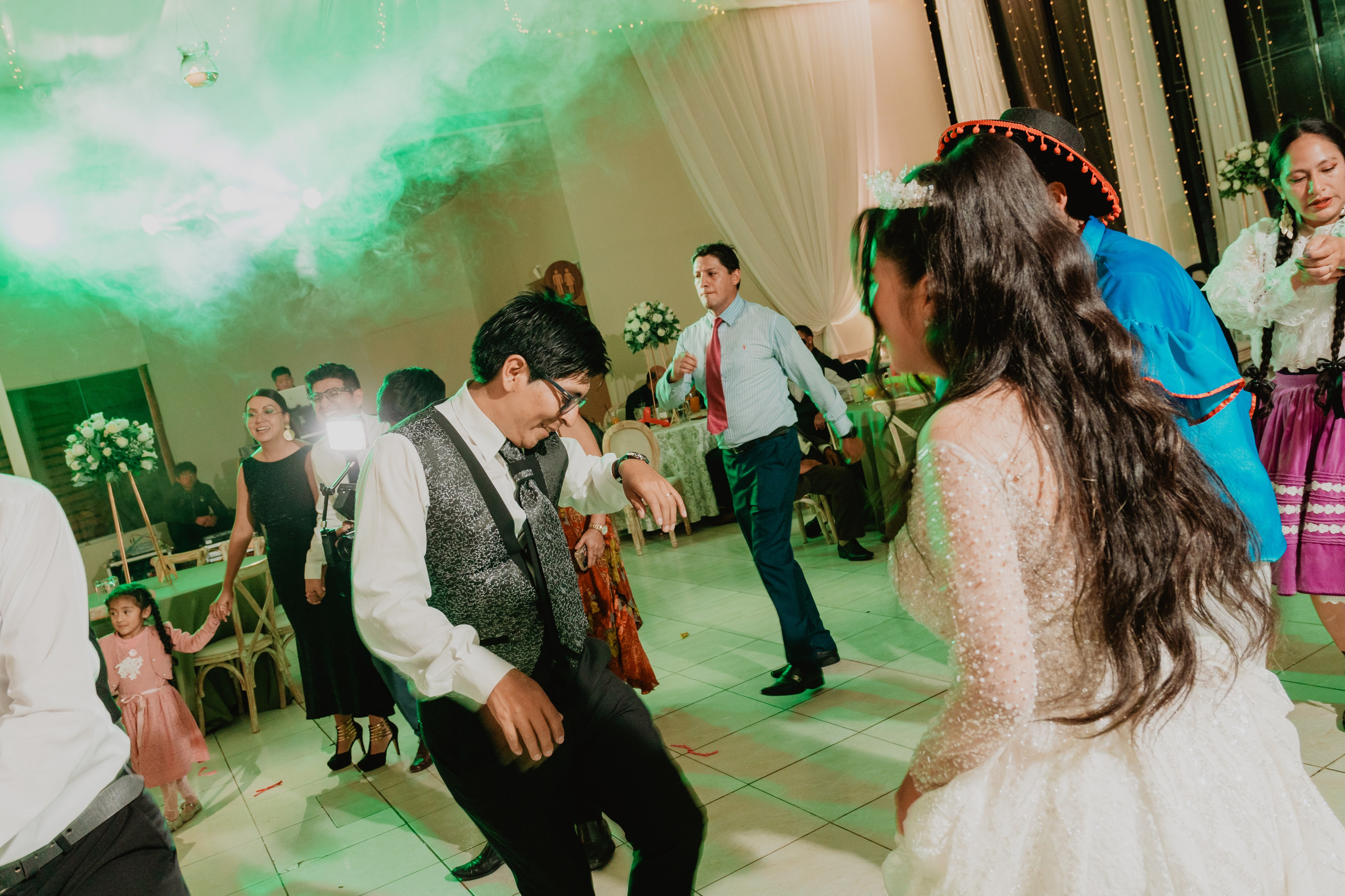 FERNANDO + MARIBEL | BODA RELIGIOSA. Studio KVTA | Fotografía y Video de Bodas en Arequipa