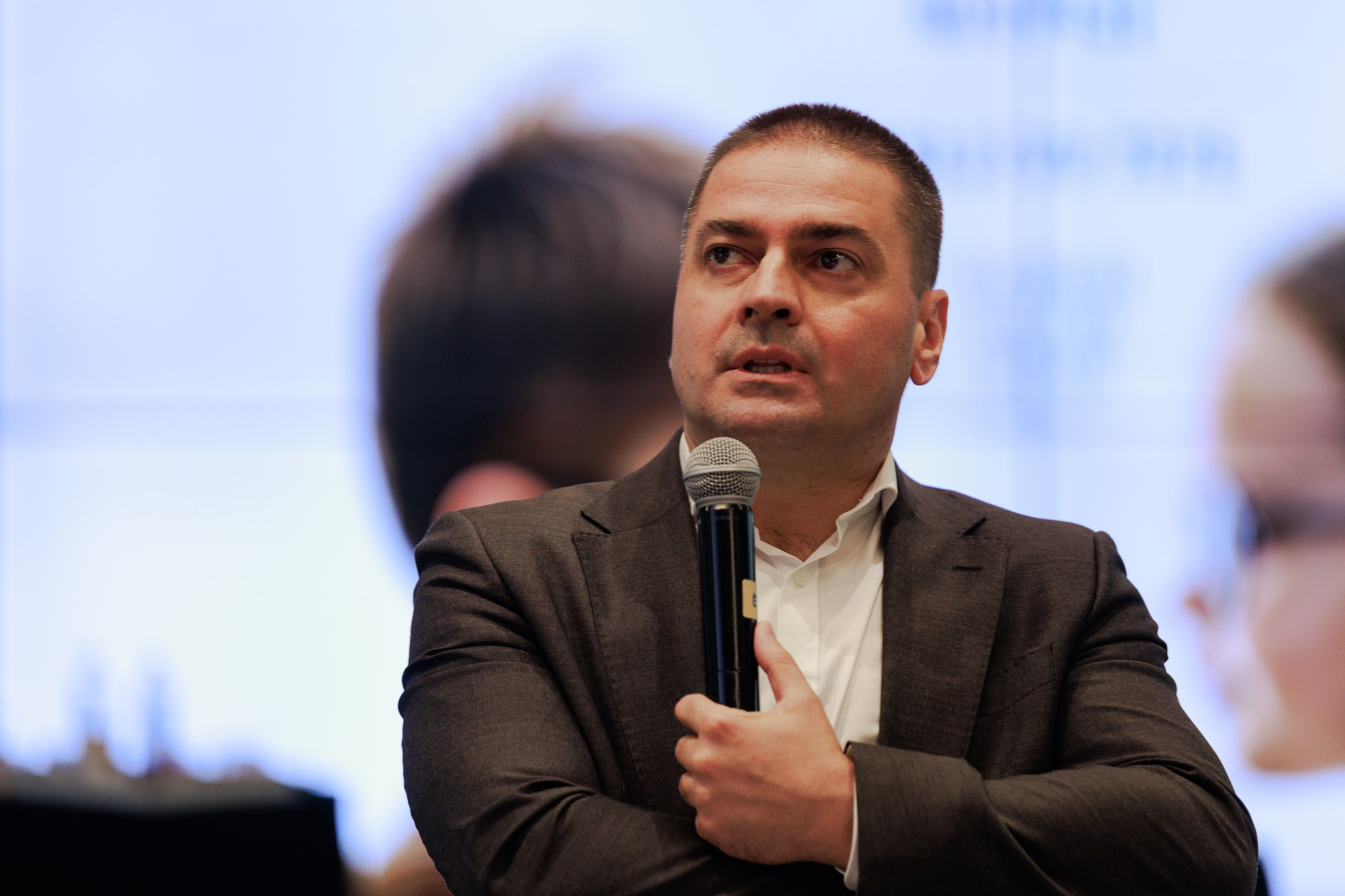 Profesionalno fotografisanje stručne edukacije Škola miopije u Sarajevu, uz fokus na predavanja, učesnike i organizaciju događaja.