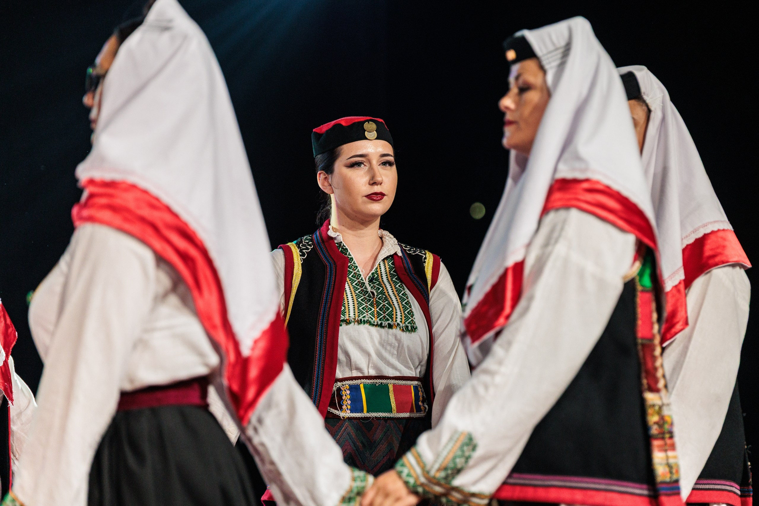 Fotografije sa Internacionalnog festivala folklora Tarčin 2026 – folklorni nastupi, tradicionalni plesovi, narodne nošnje i atmosfera festivala. Folklorna, festivalska i event fotografija Tarčin, Hadžići.