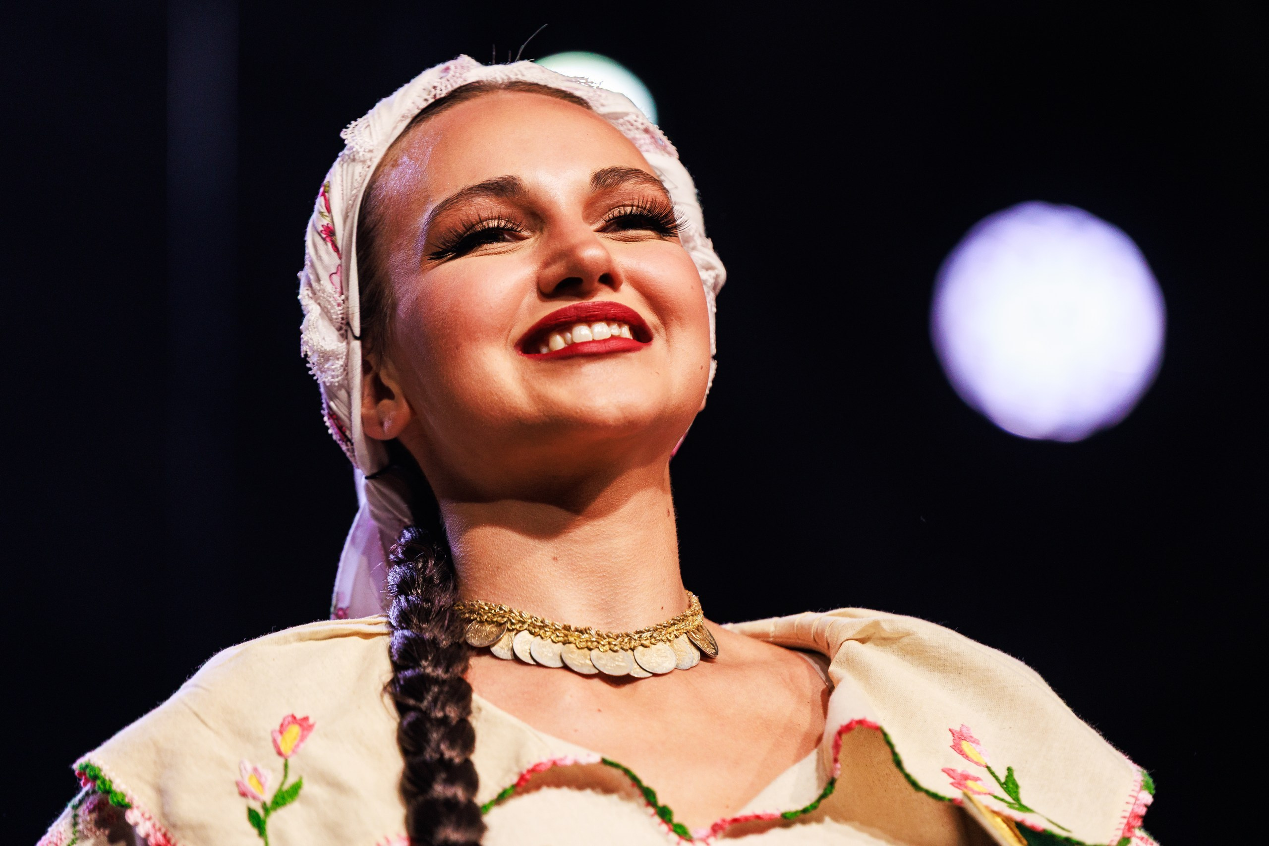 Fotografija kulturnog događaja u Sarajevu autora Namira Čomage – profesionalna event, dokumentarna i kulturno-baštinska fotografija folklora, tradicionalnog plesa i narodnih nošnji.