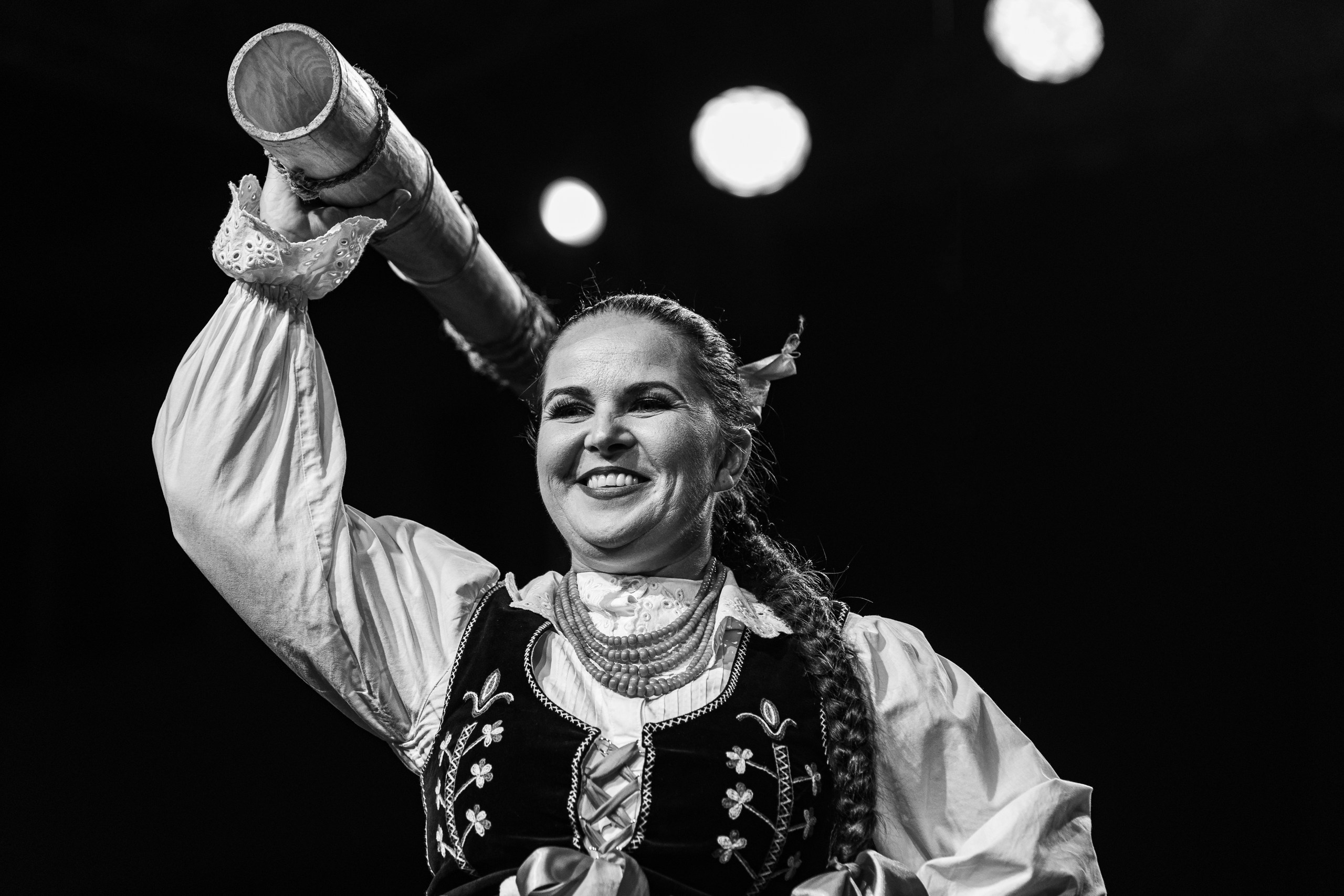 Fotografija kulturnog događaja u Sarajevu autora Namira Čomage – profesionalna event, dokumentarna i kulturno-baštinska fotografija folklora, tradicionalnog plesa i narodnih nošnji.
