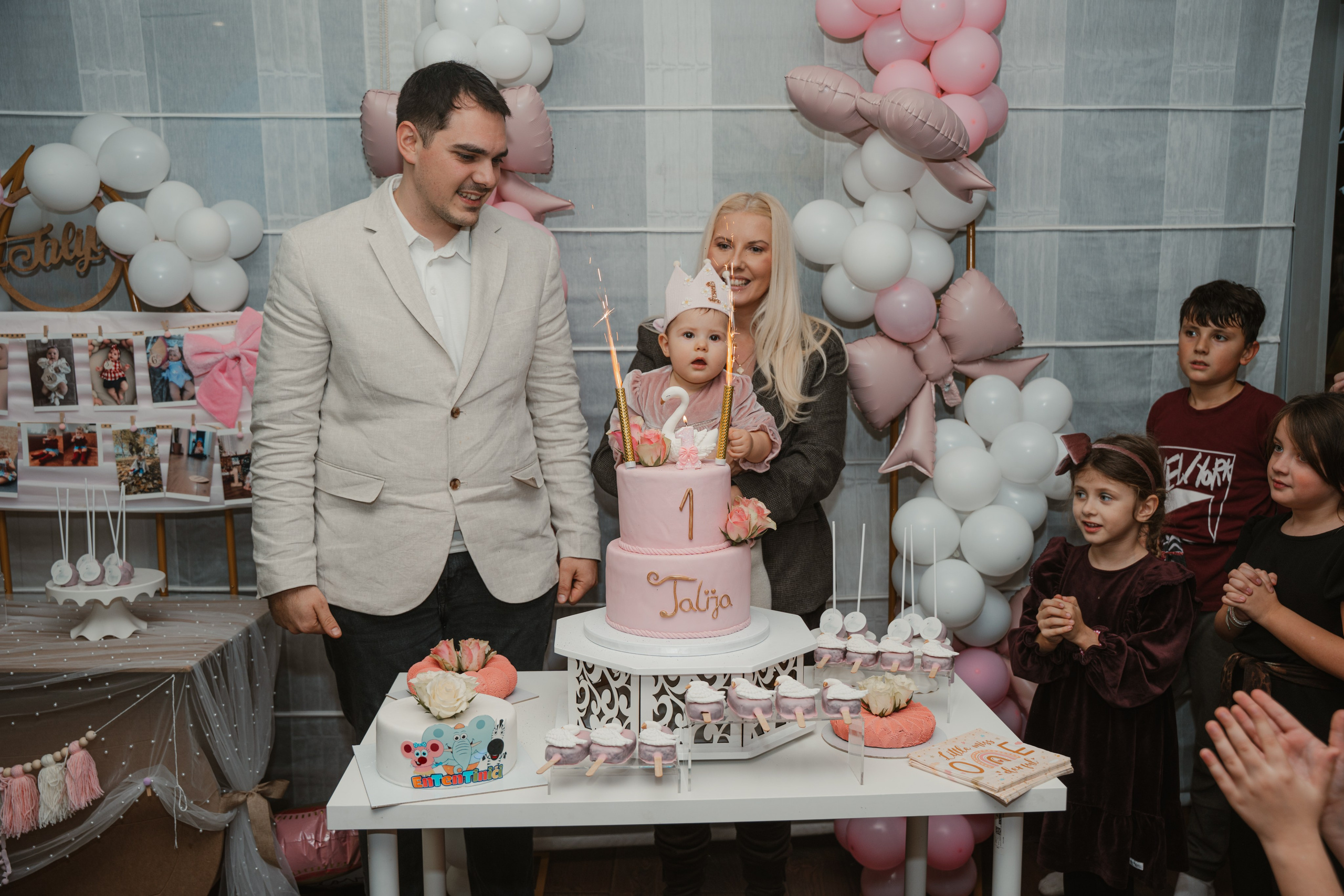 Roðendani. Porodični fotograf