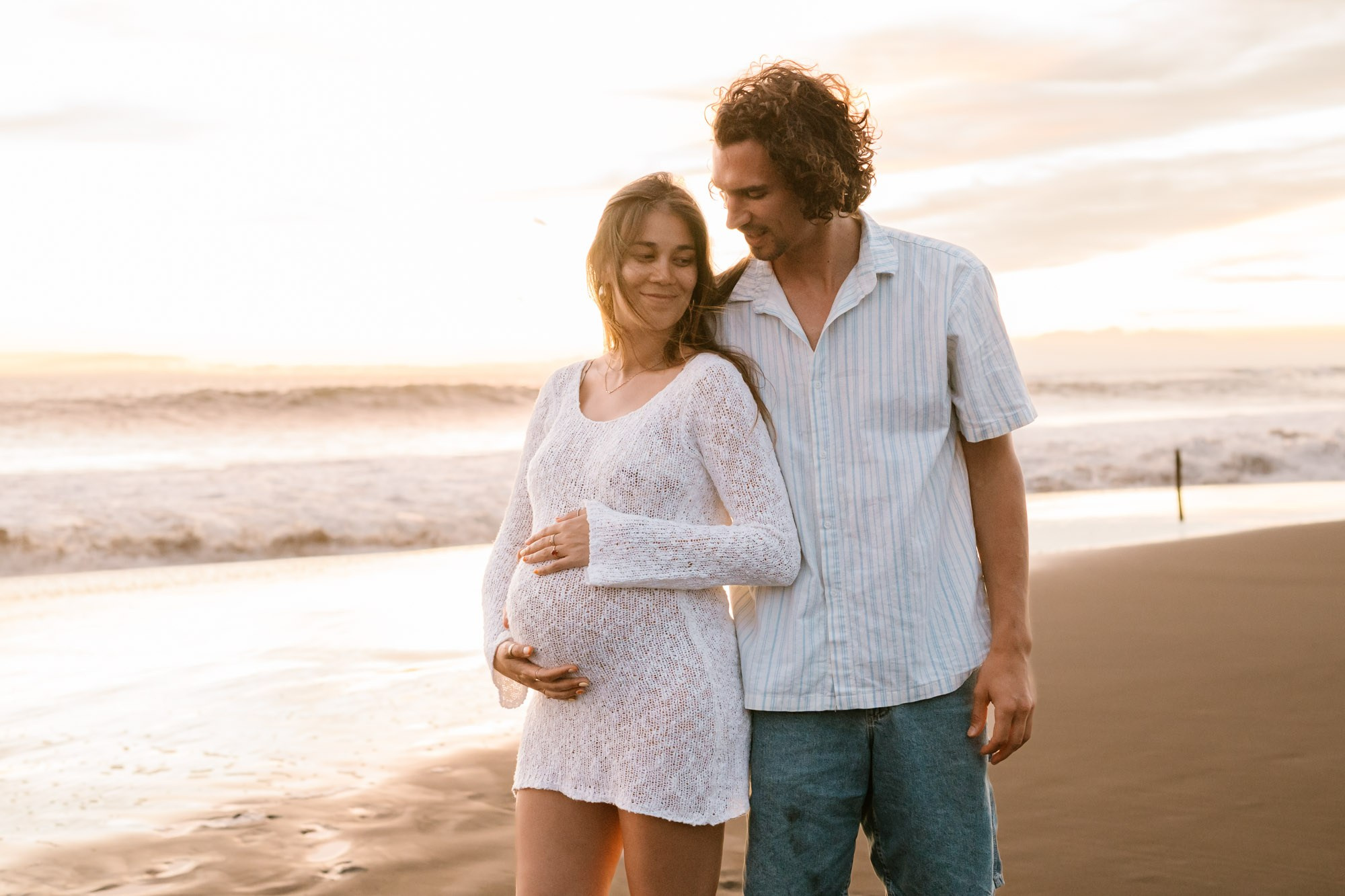 LARISSA & SJUUL MATERNITY. Female Photographer in Bali